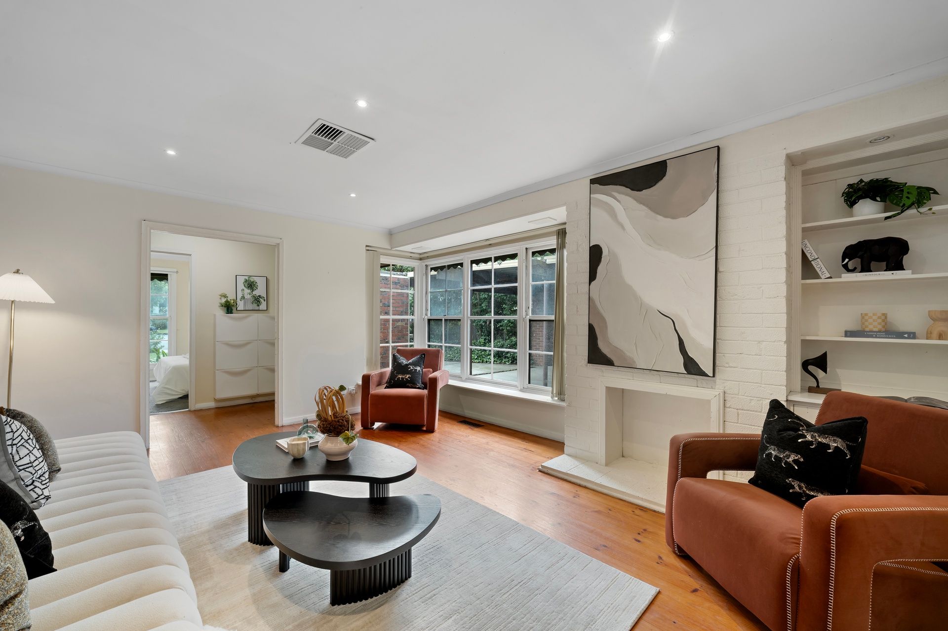 10 Heritage Court — photo 2 of 16