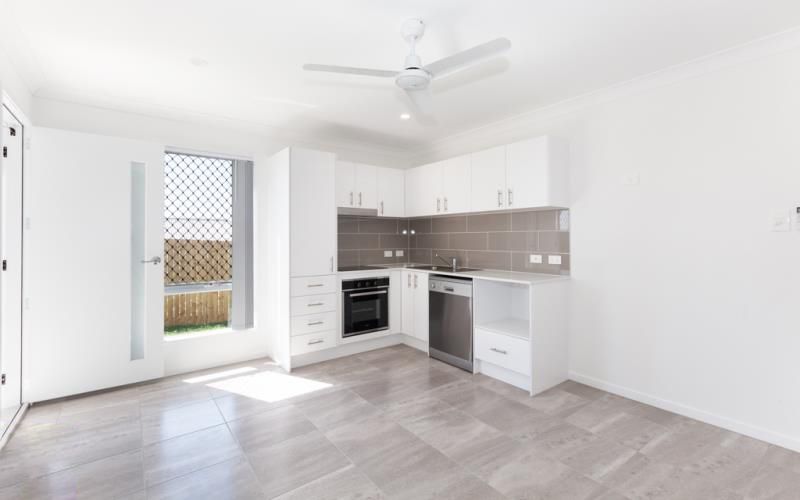 2/17 Pemswood Close, Deebing Heights, QLD 4306