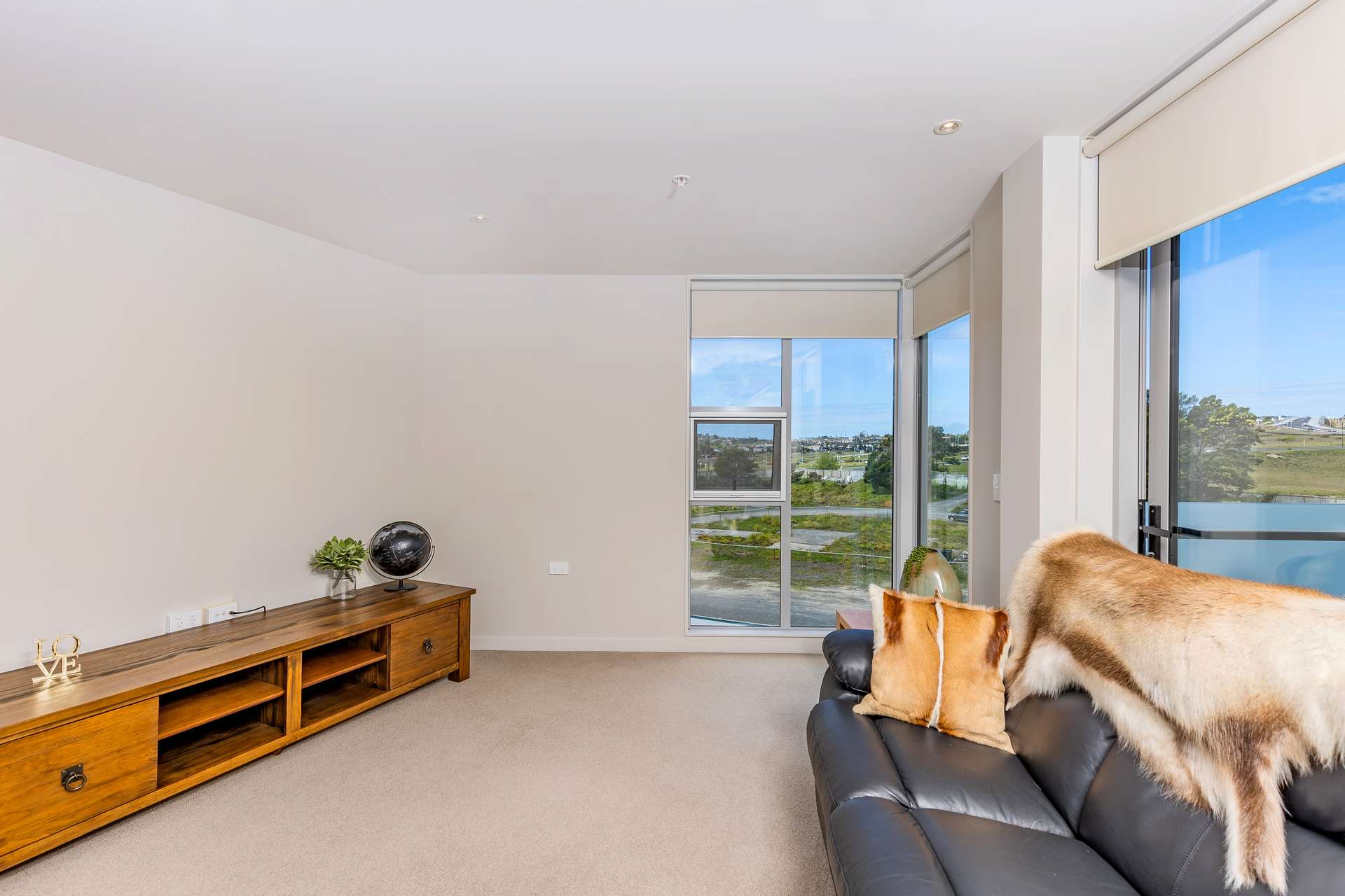 204/3 Rose Garden Lane photo 4