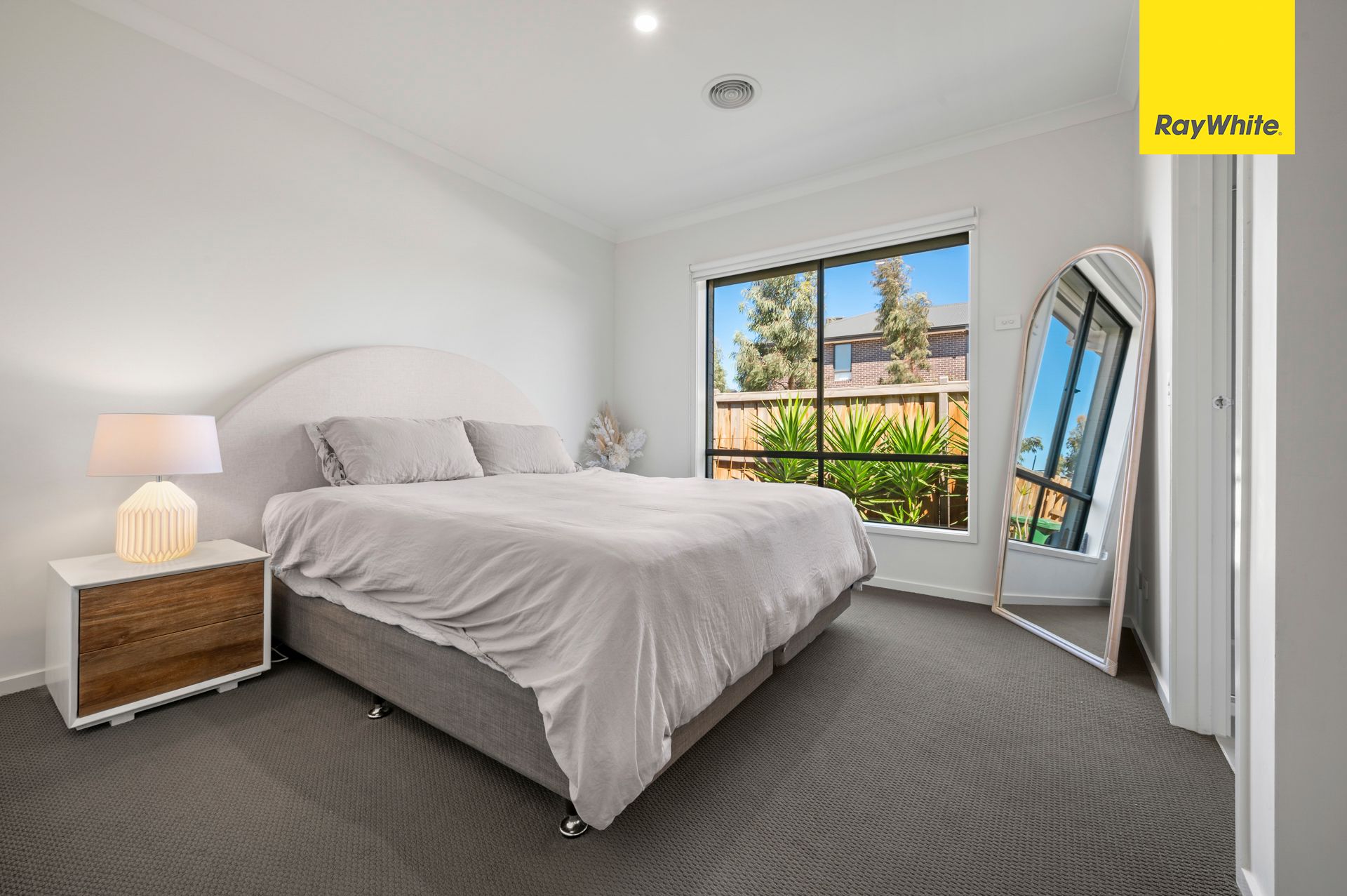 7 Stockport Crescent, THORNHILL PARK, VIC 3335