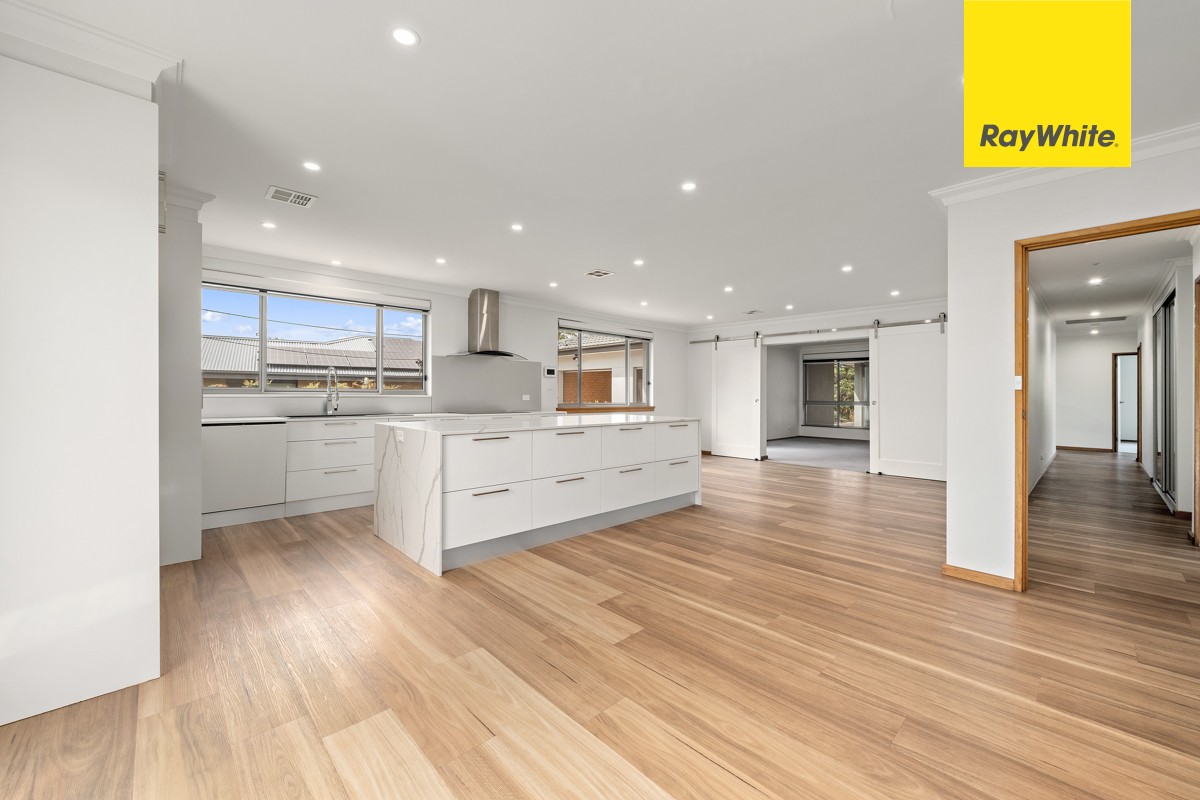 8 Macalpine Close, McKellar, ACT 2617