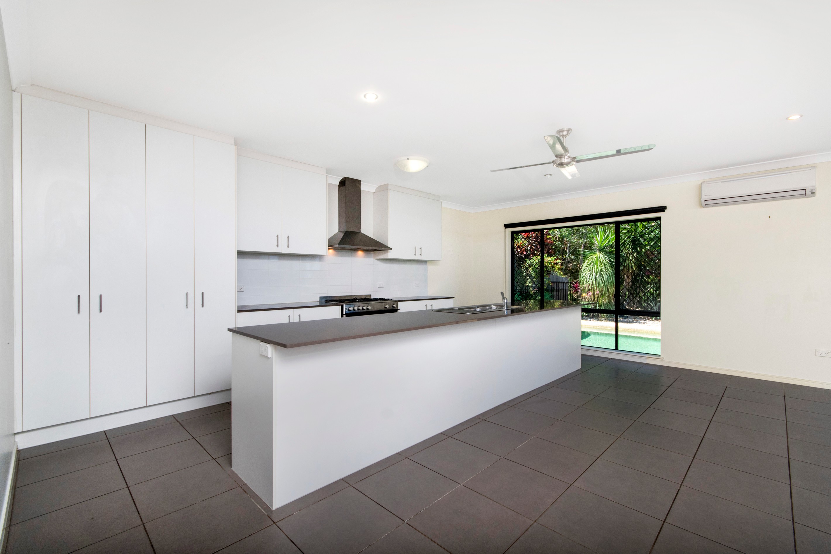 16 Retreat Close, Palm Cove, QLD 4879