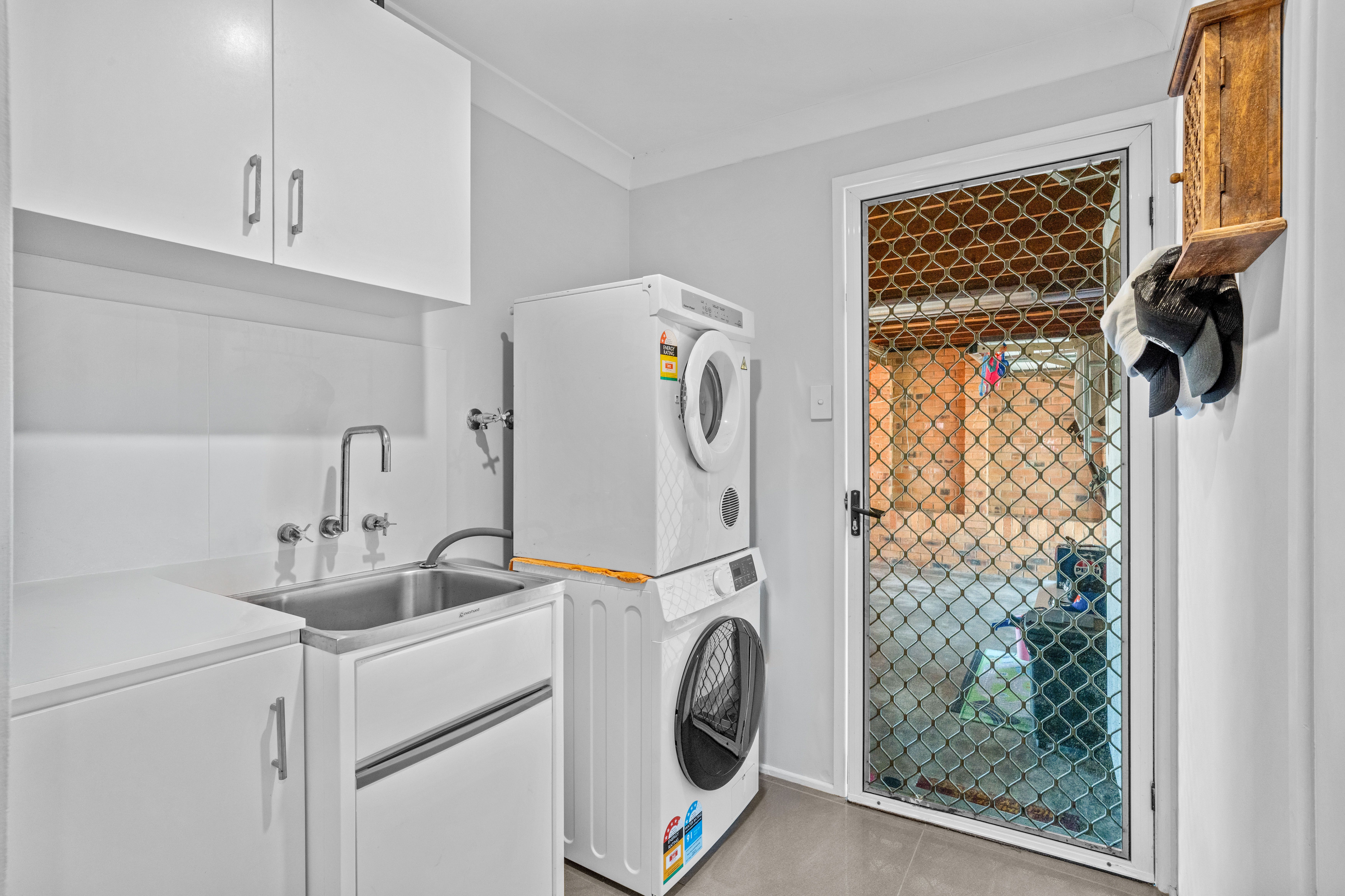 14 Monica Street — photo 21 of 28