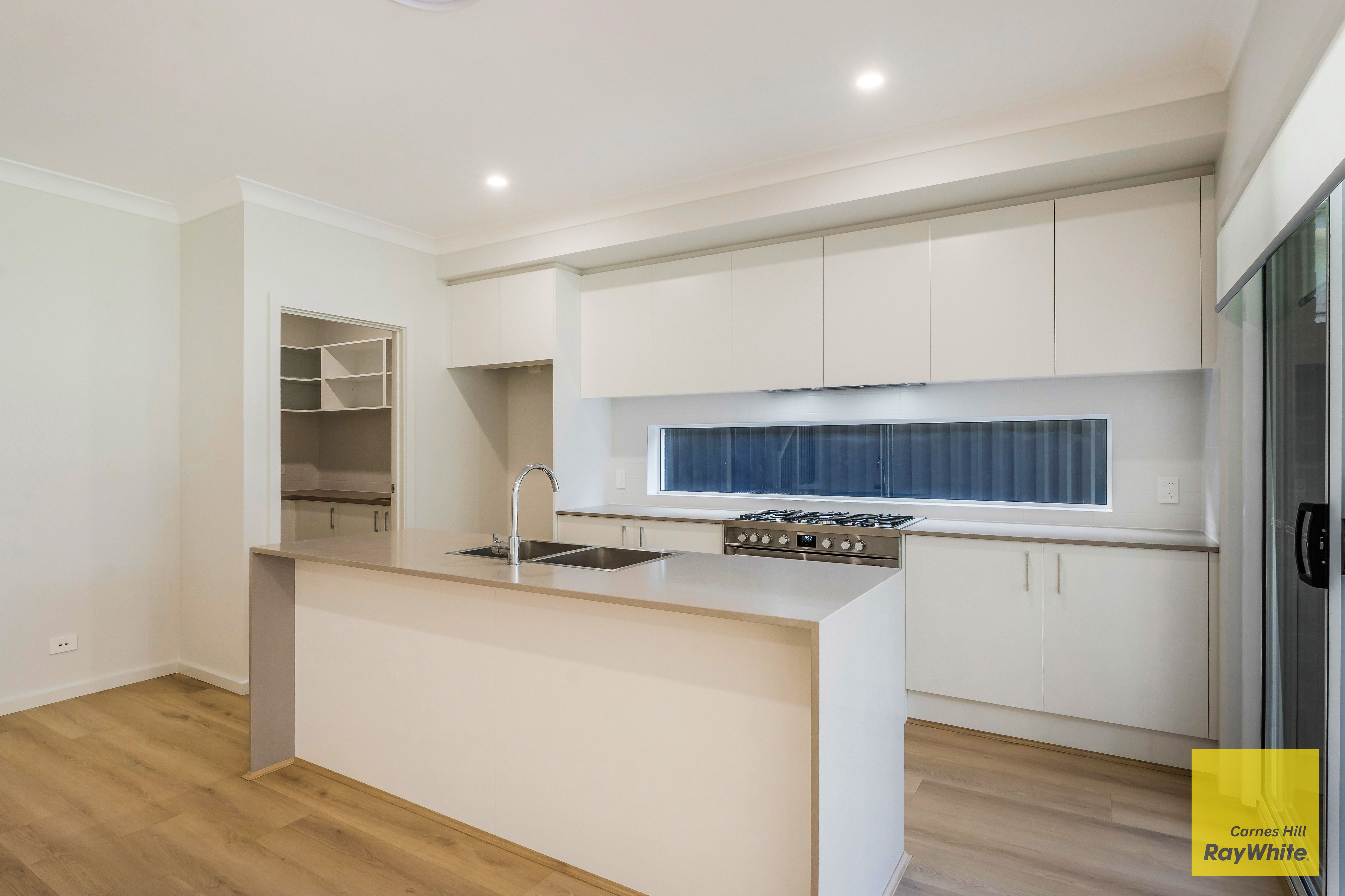 21 Lores Street — photo 8 of 20