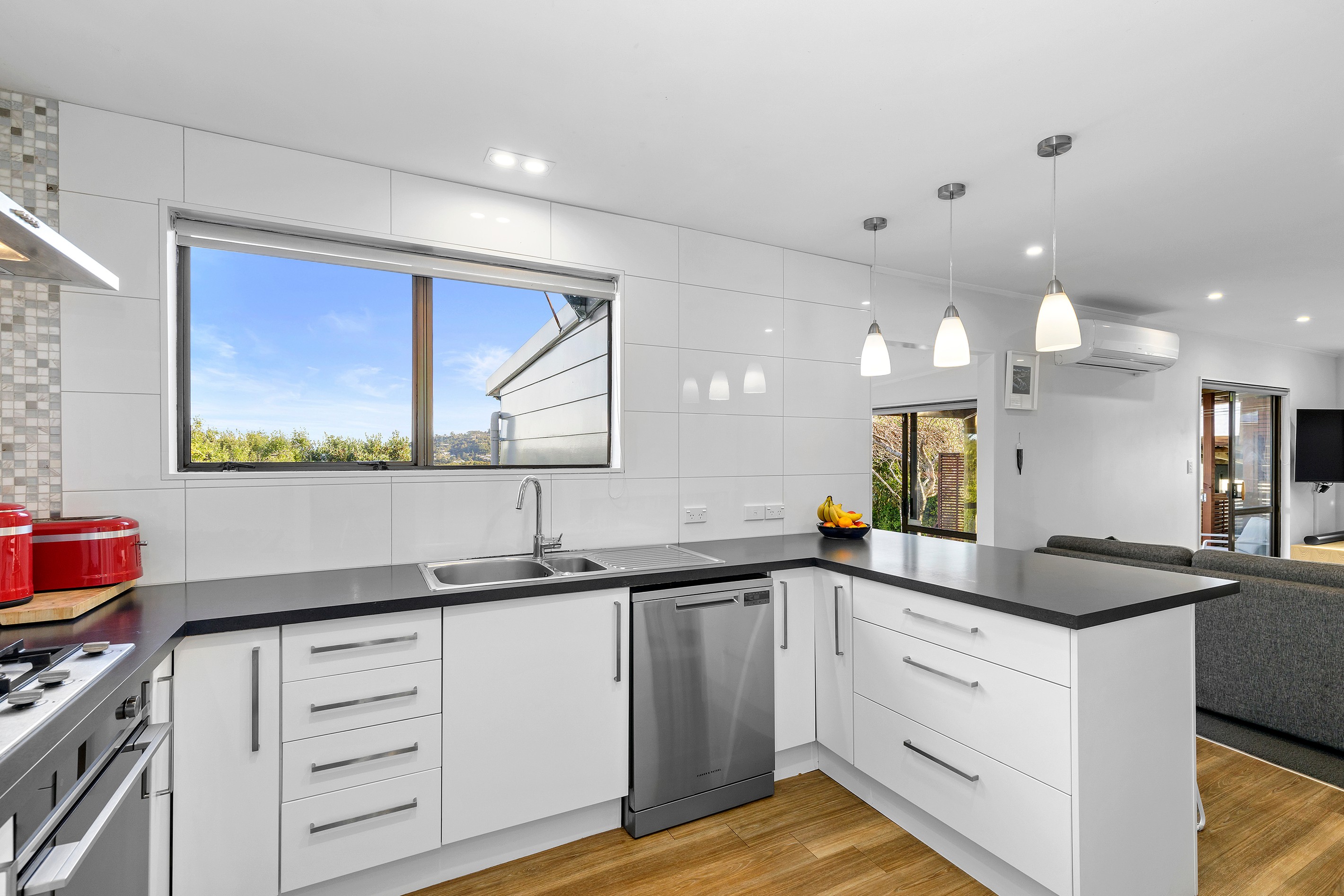 5 Waipounamu Drive, Kelson, Lower Hutt City