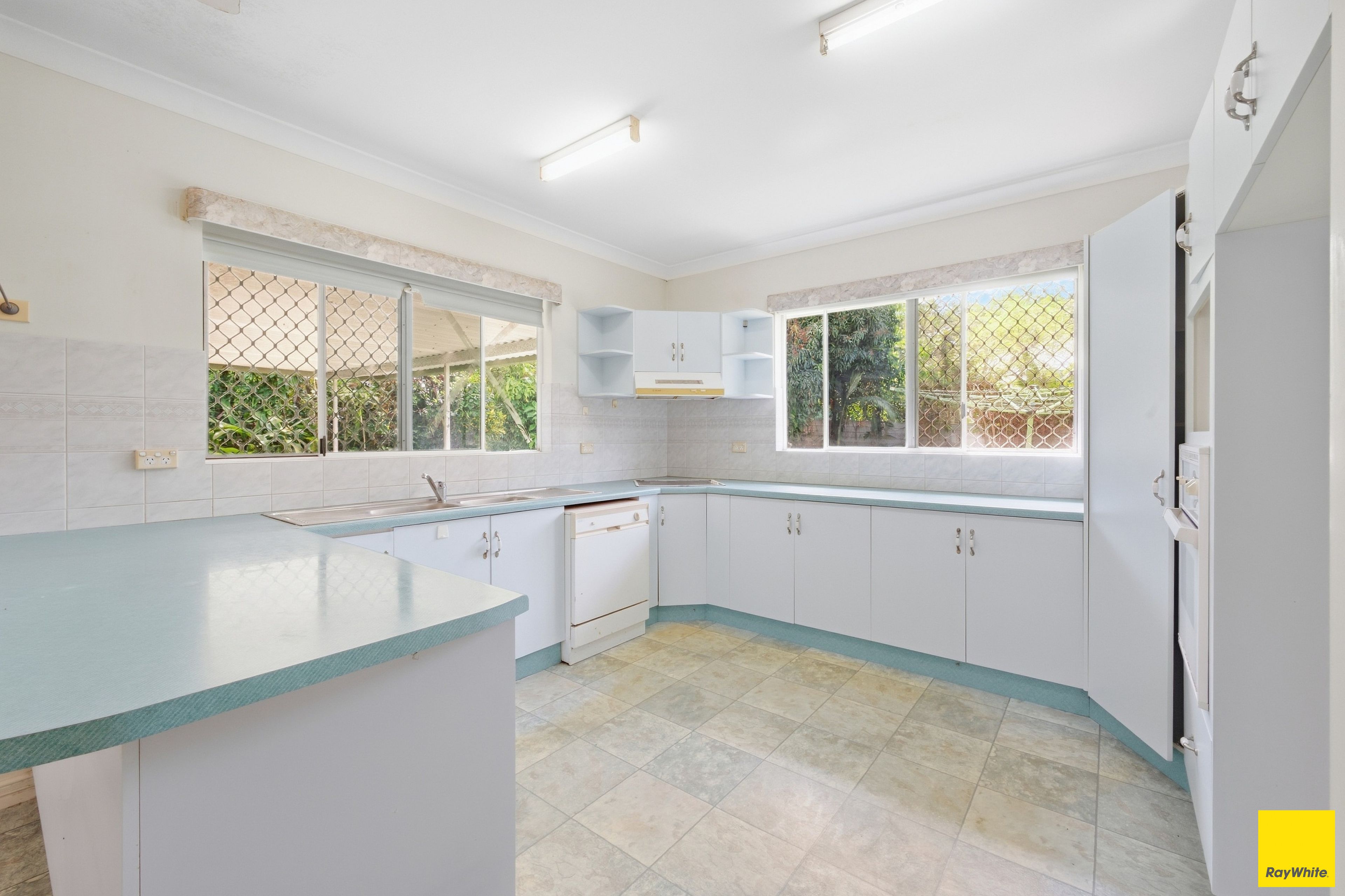 16 Junction Street — photo 3 of 14