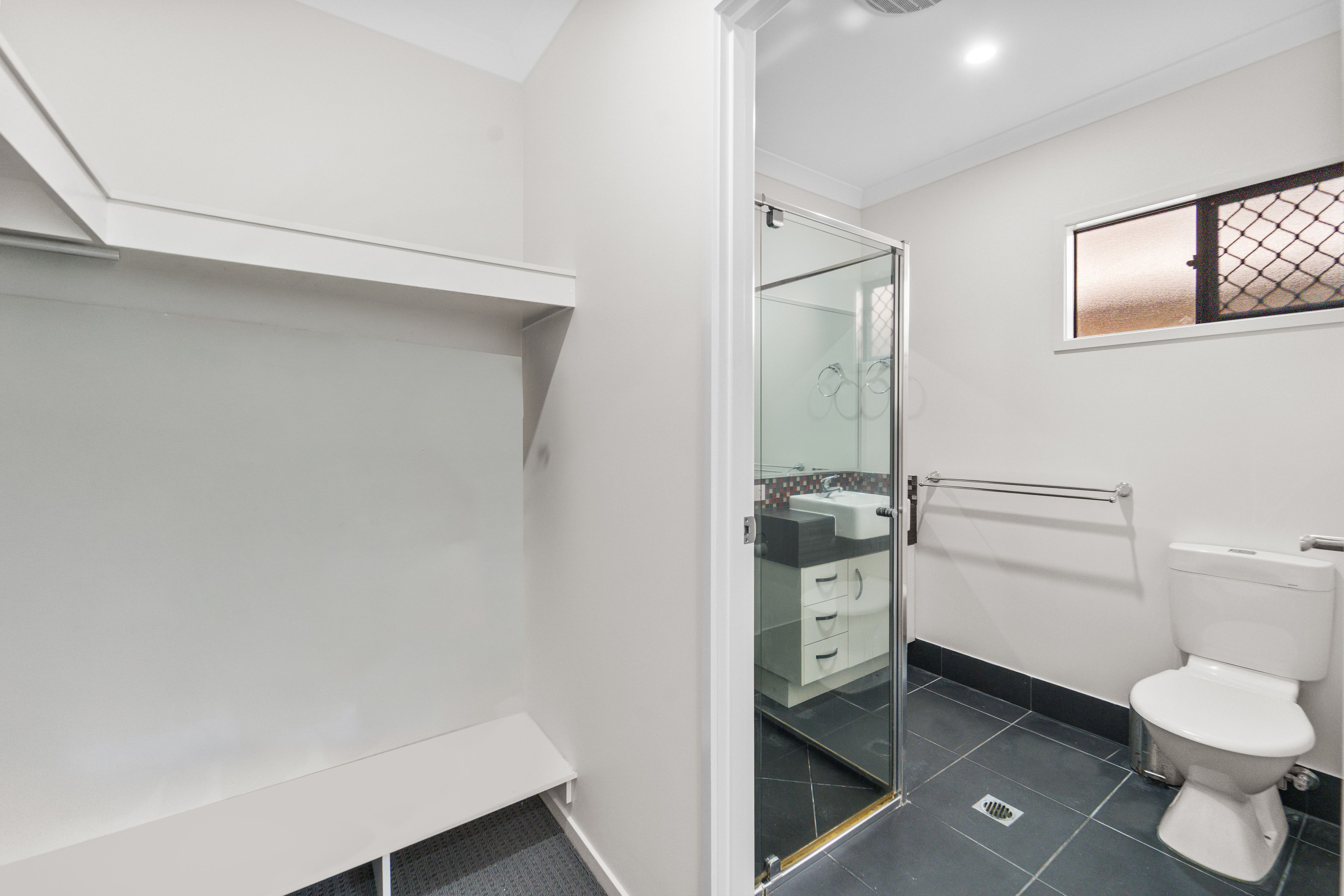 60 Mount Kaputar Avenue — photo 7 of 15