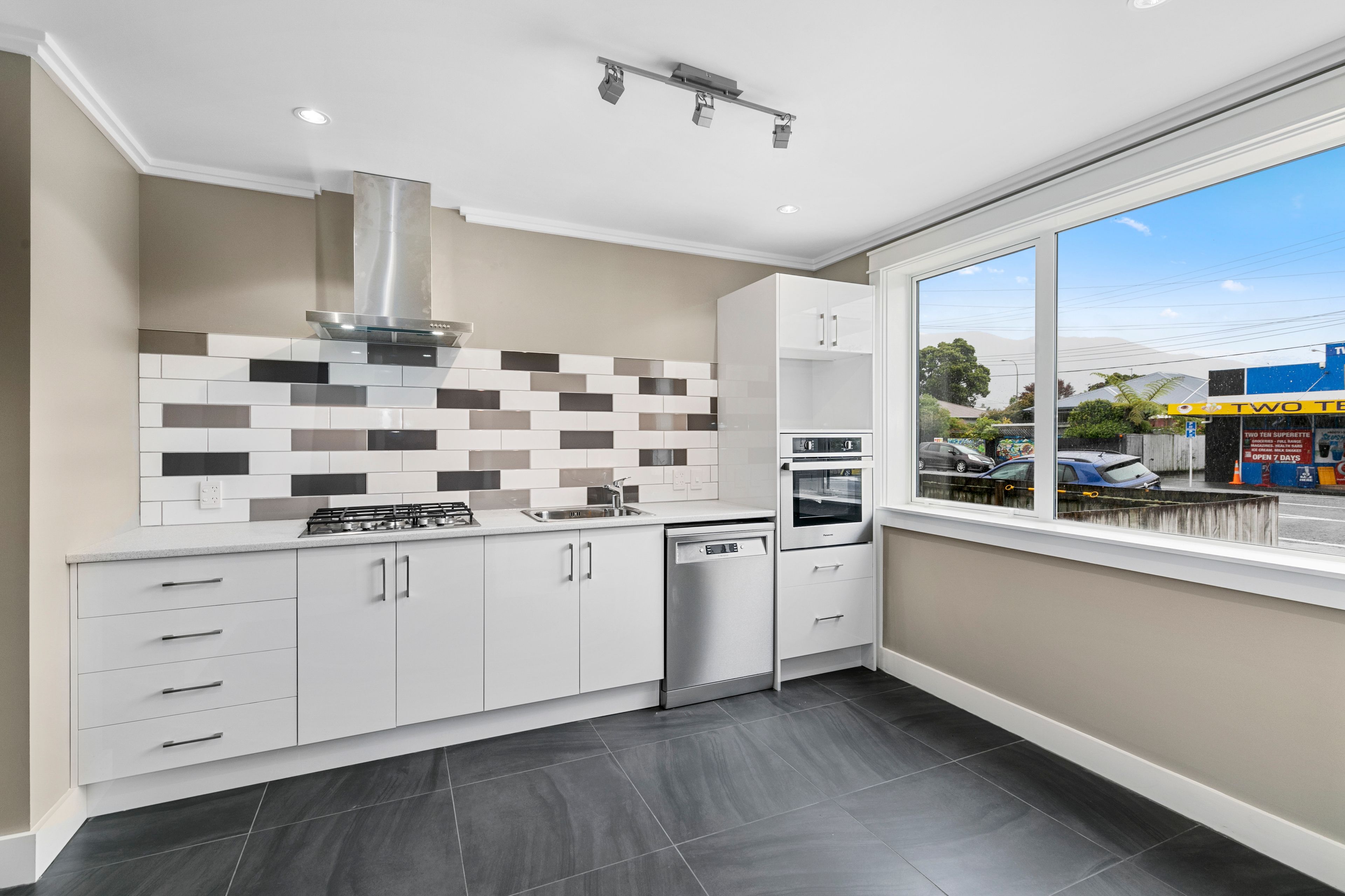 221 Knights Road, Lower Hutt, Lower Hutt City