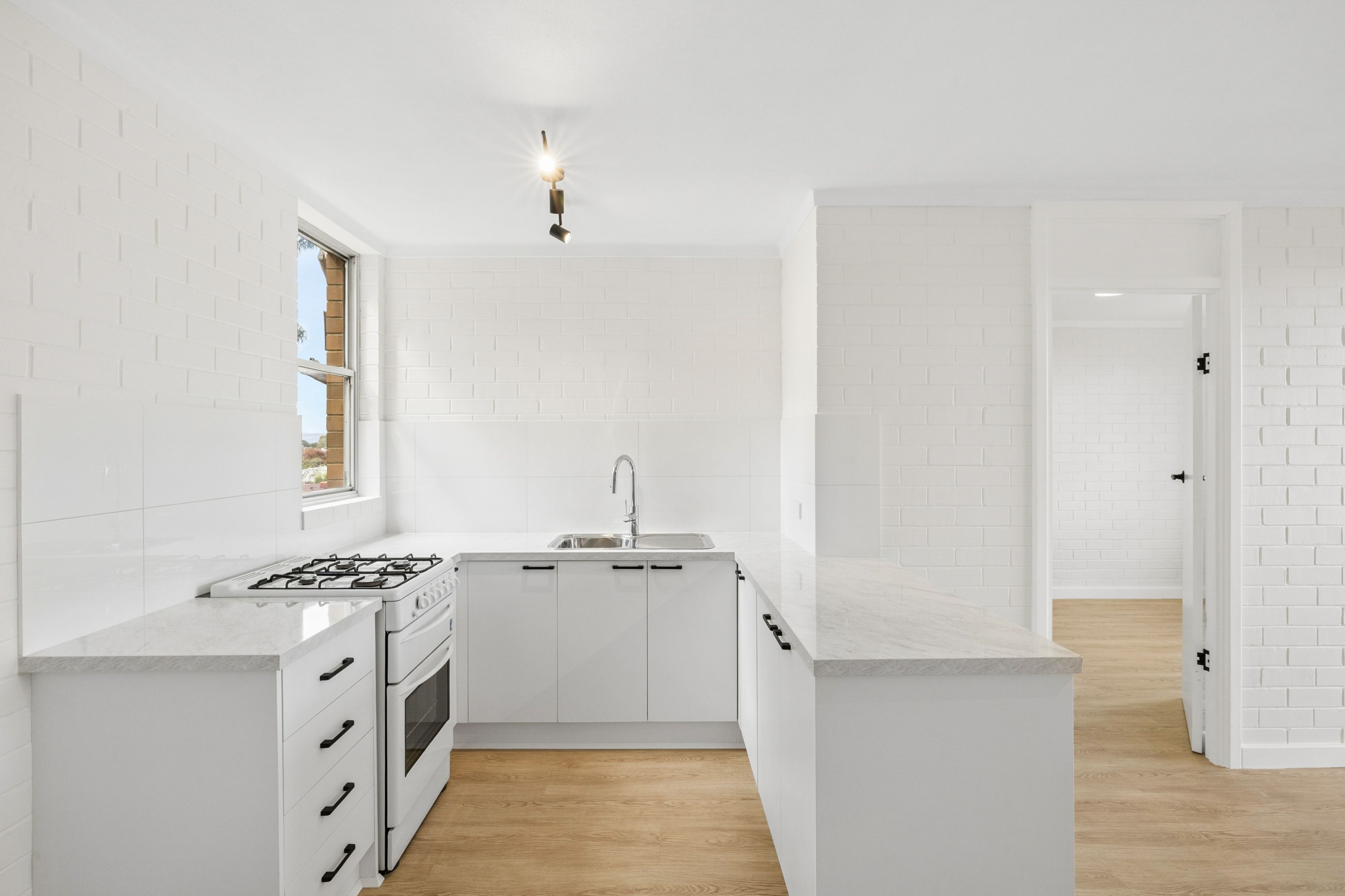 301/69 Leonard Street — photo from Ray White ELG