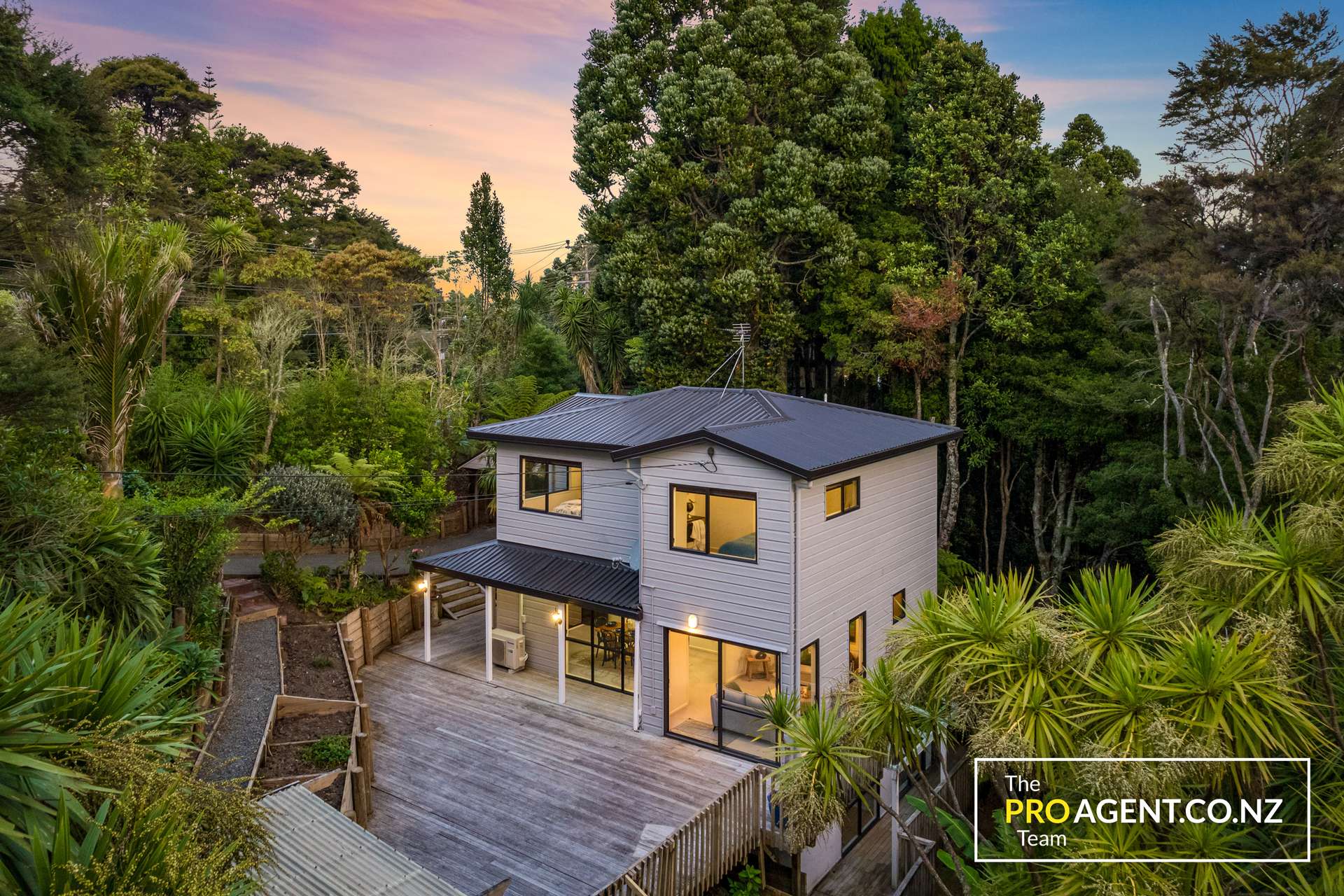 352 Huia Road photo 9