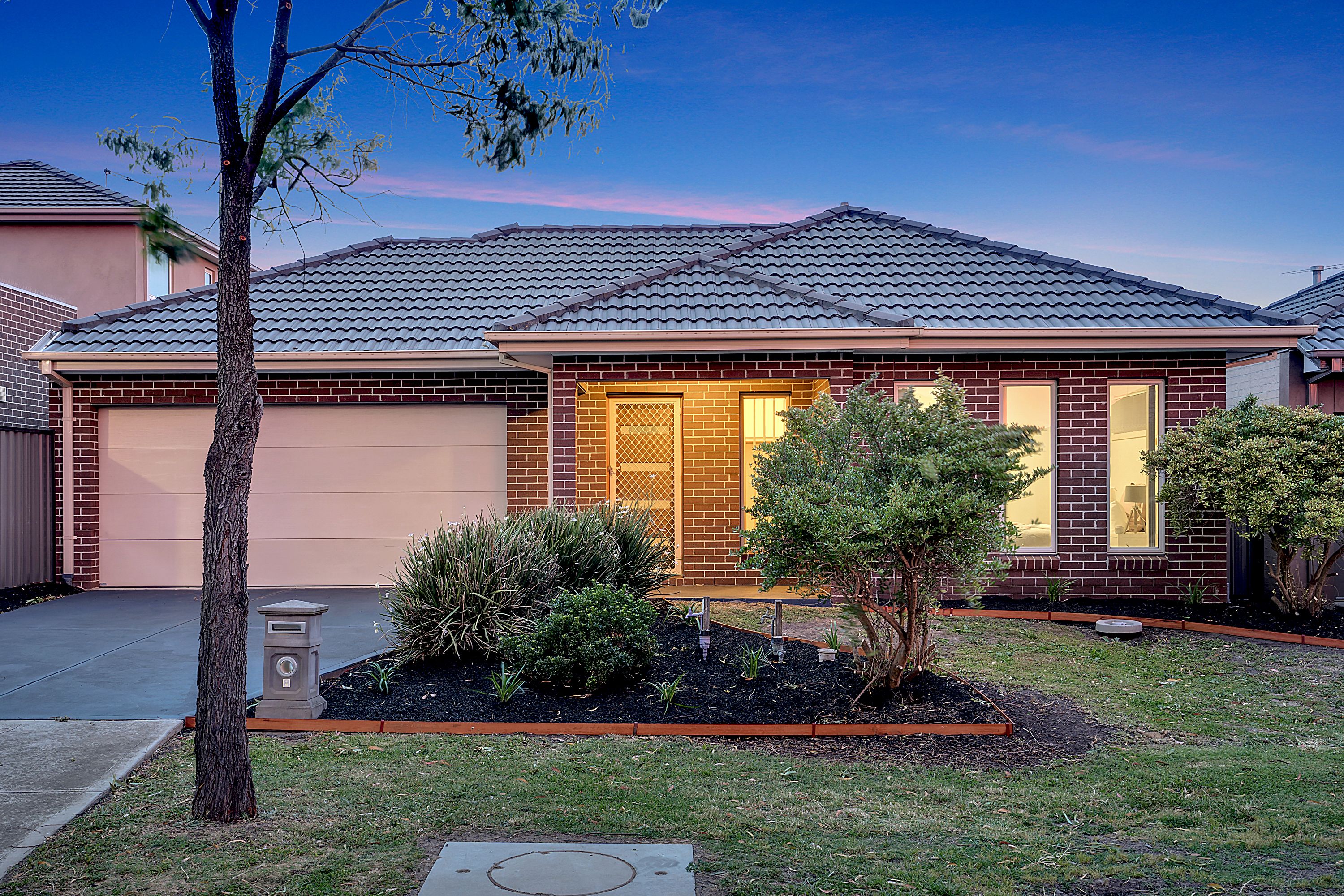 8 Hollows Court — photo from Ray White Craigieburn