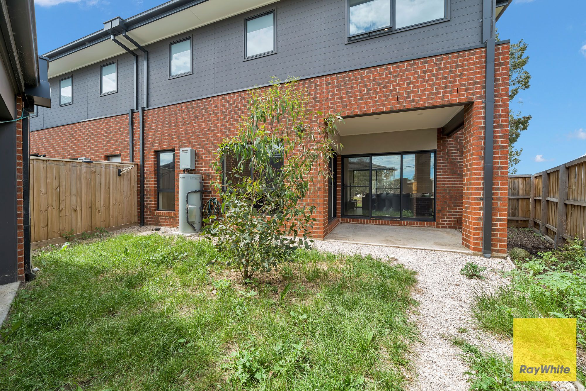 8/4 Westonbury Drive — photo 22 of 30
