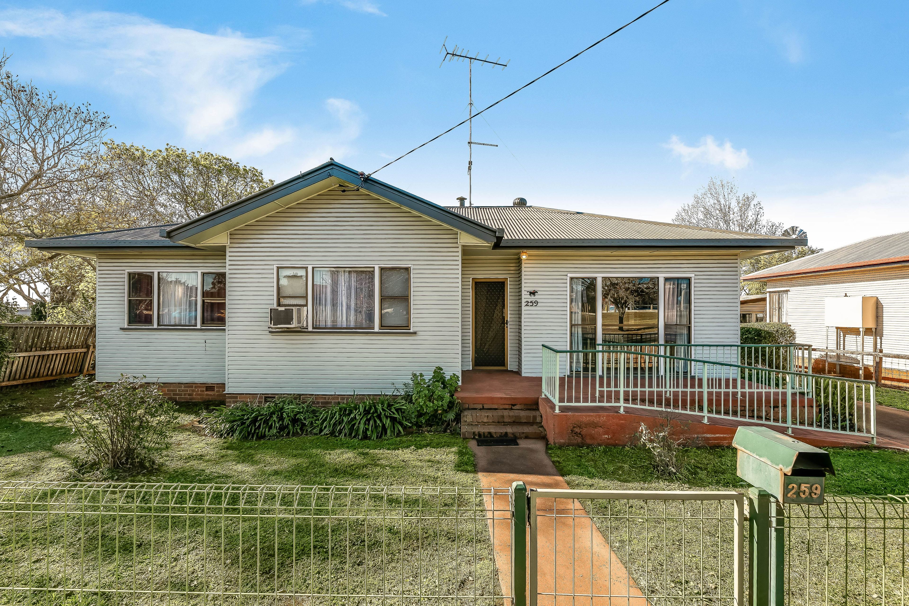 259 Taylor Street, Wilsonton, QLD 4350