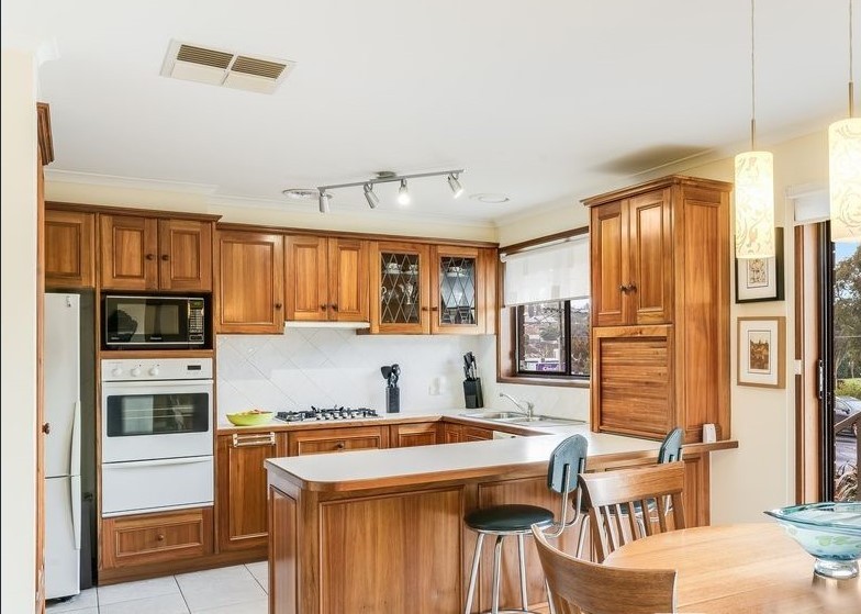 16 Duggan Court, Highton, VIC 3216