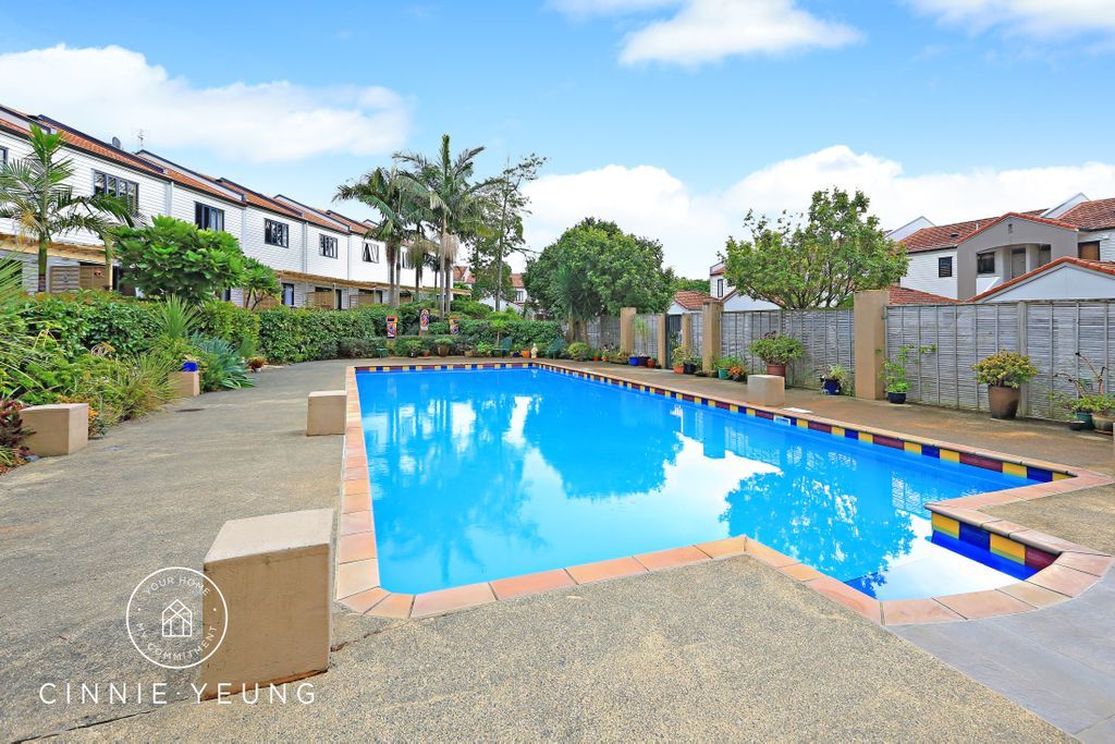 17/2 Armoy Drive, East Tamaki, Manukau City