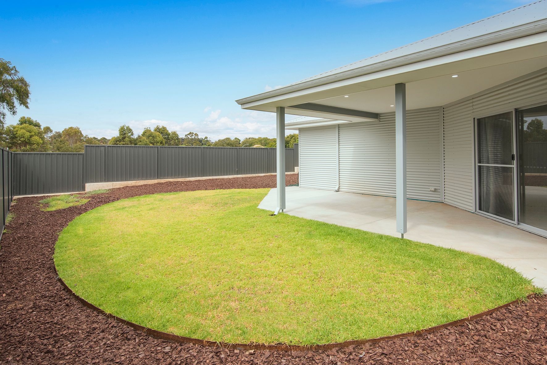 27 MacLaren Crescent — photo 12 of 13