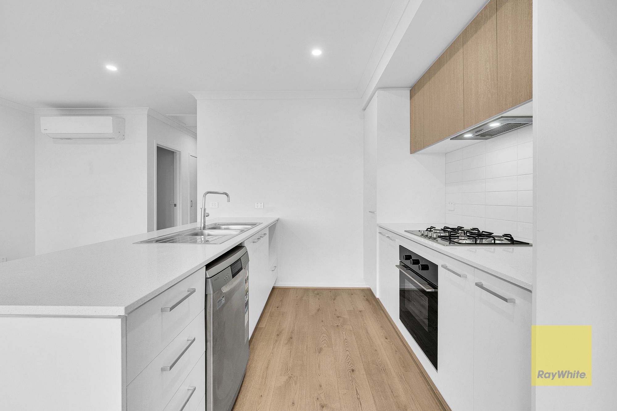 45 Messara Walk — photo 10 of 23
