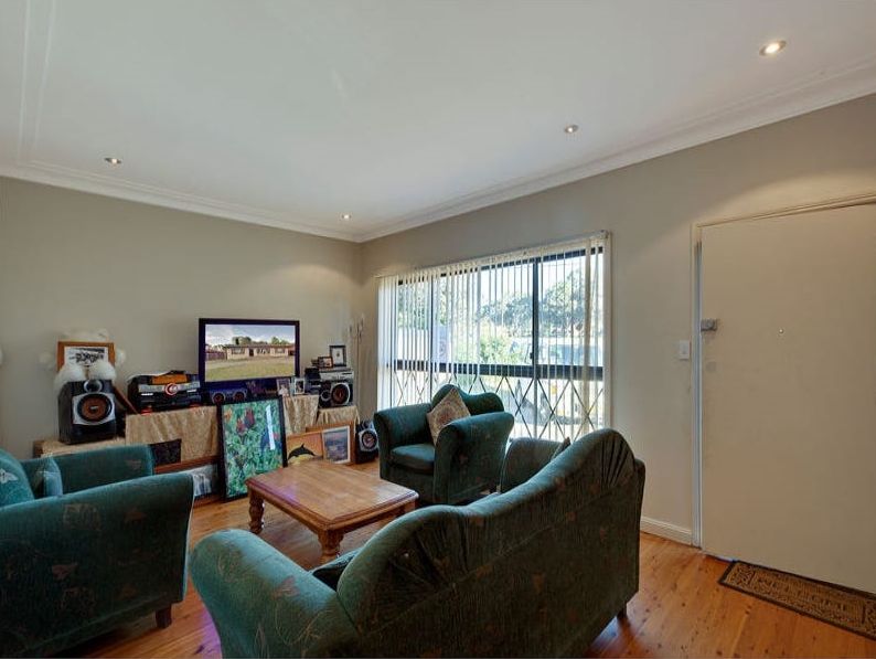 48 Third Avenue, Macquarie Fields, NSW 2564