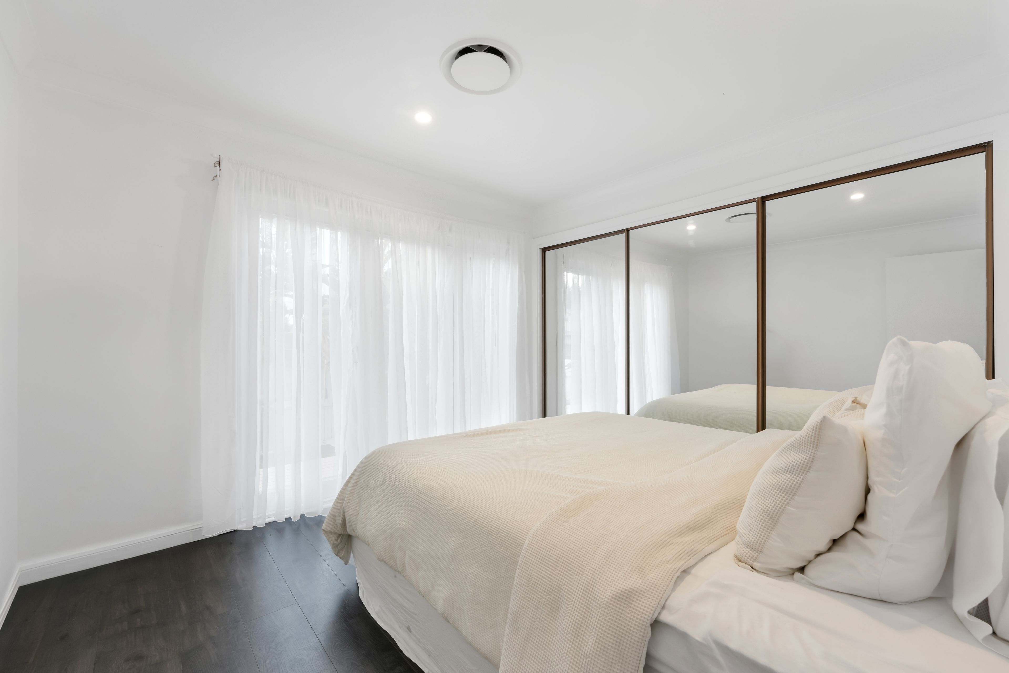 124 Kincumber Crescent — photo 8 of 19