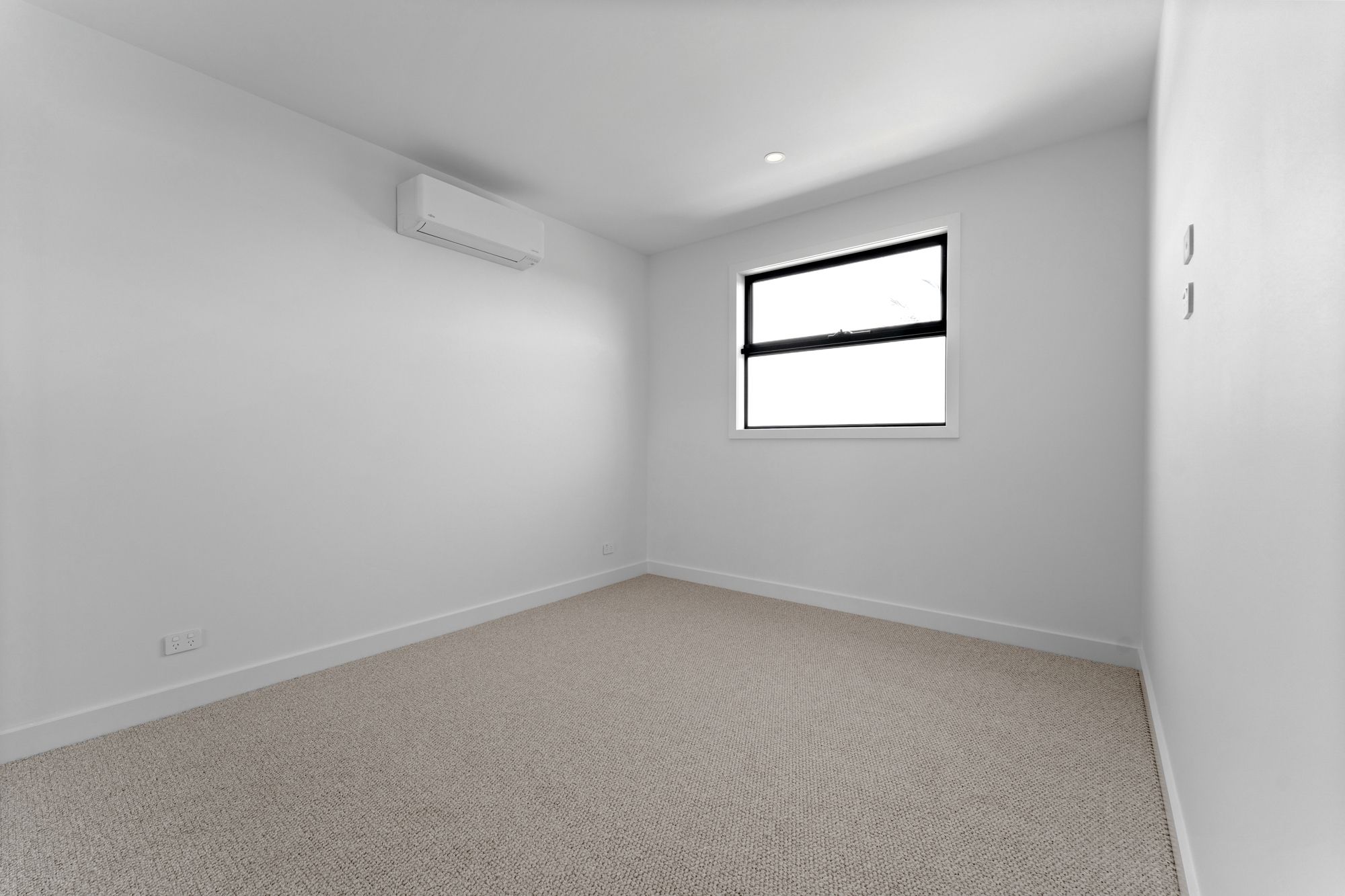 27 Paringa Road — photo 12 of 16