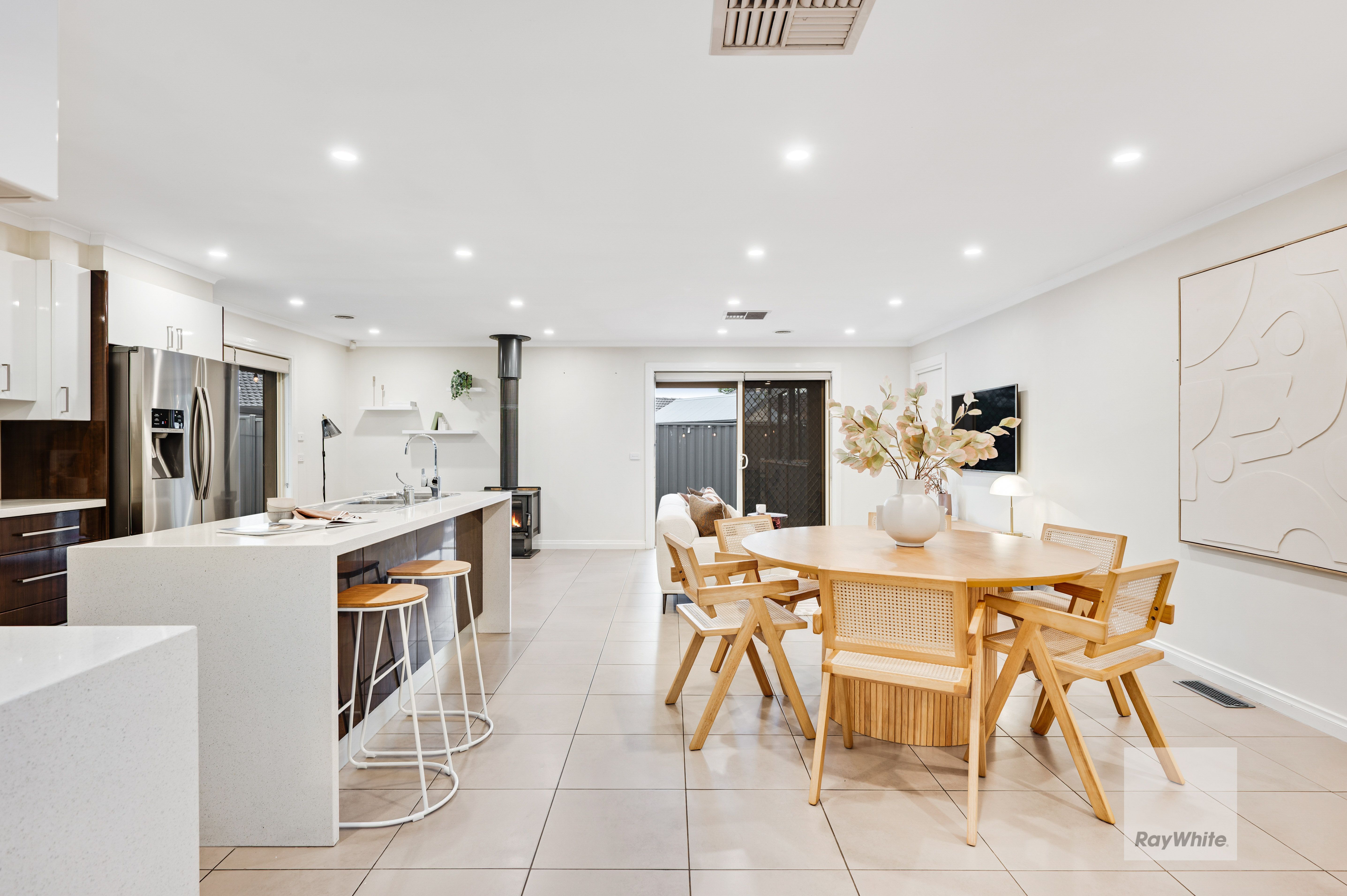 6 Sutton Close — photo 10 of 30