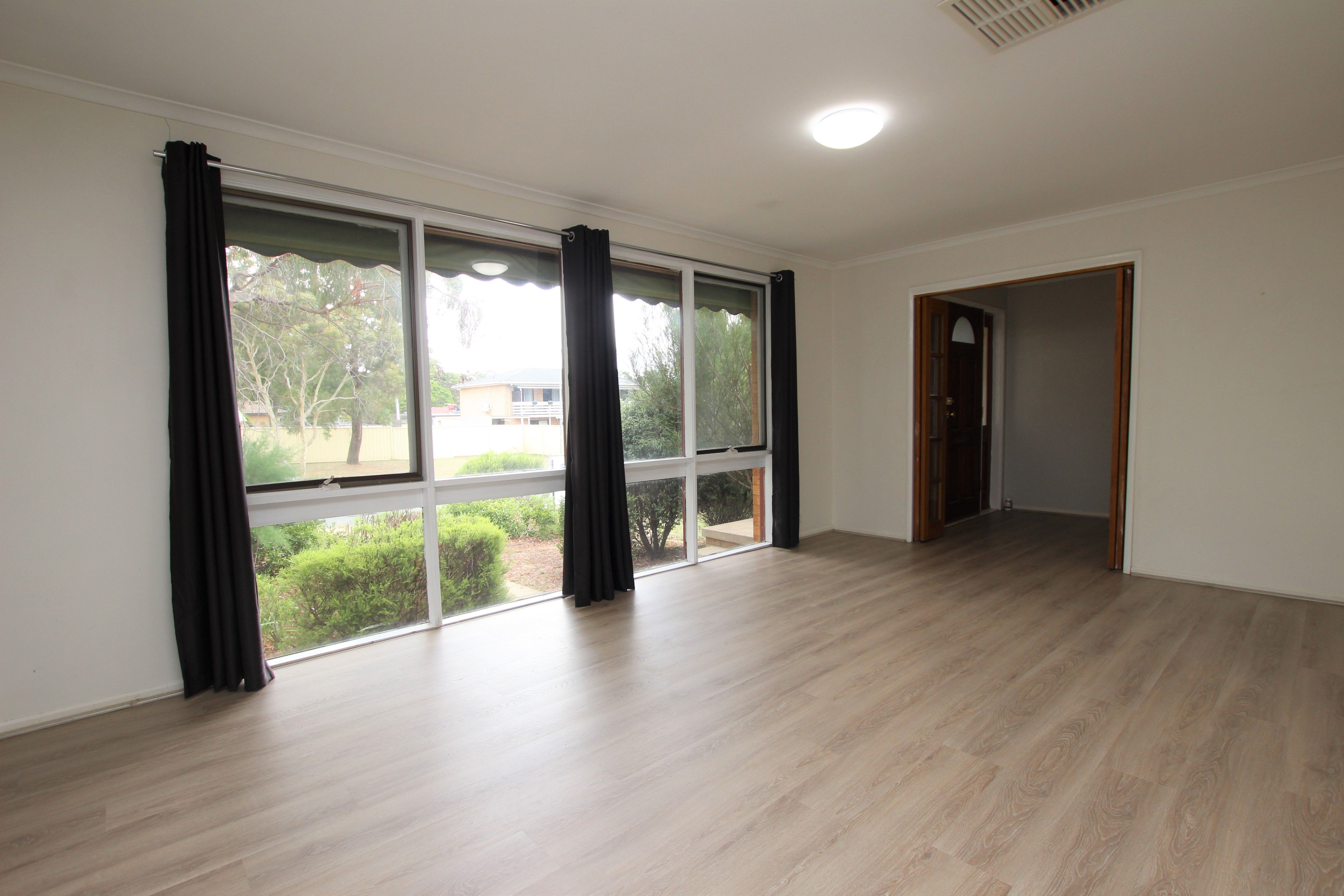 20 Diamantina Crescent — photo 3 of 24