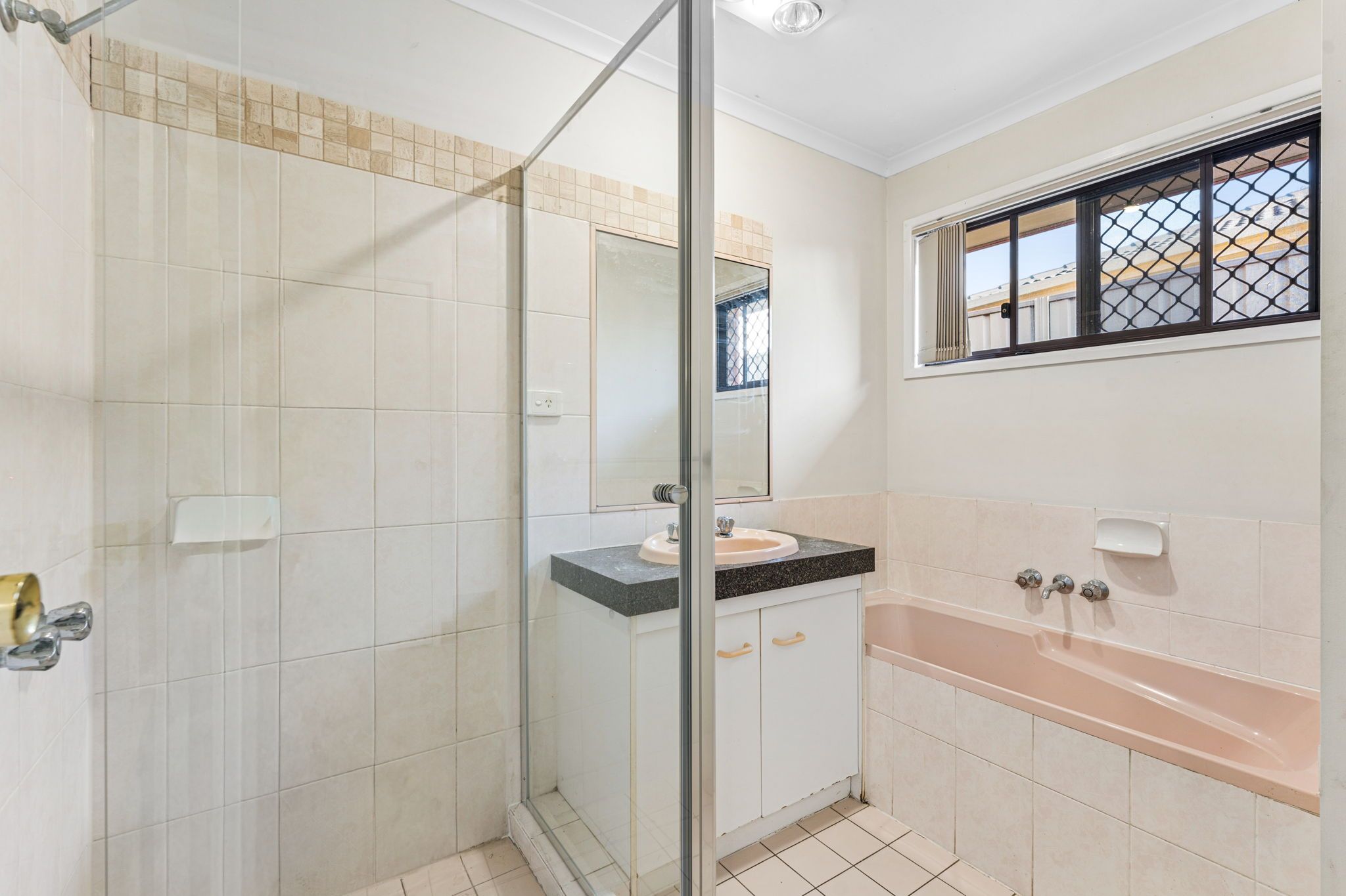 3 Mortlake Crescent — photo 14 of 19