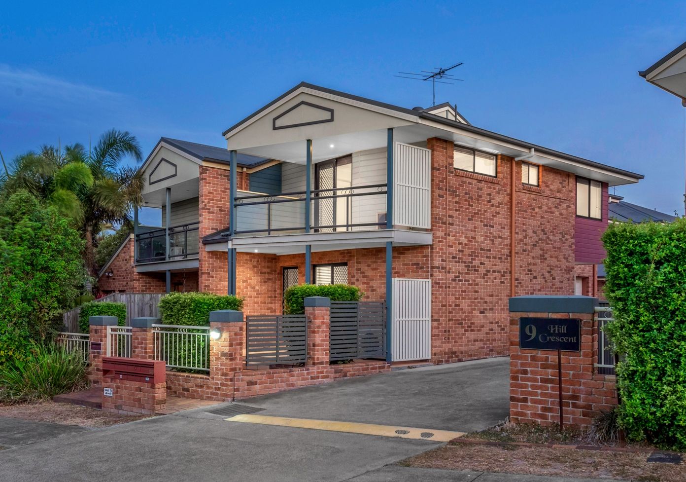 9 Hill Crescent, Carina Heights QLD 4152