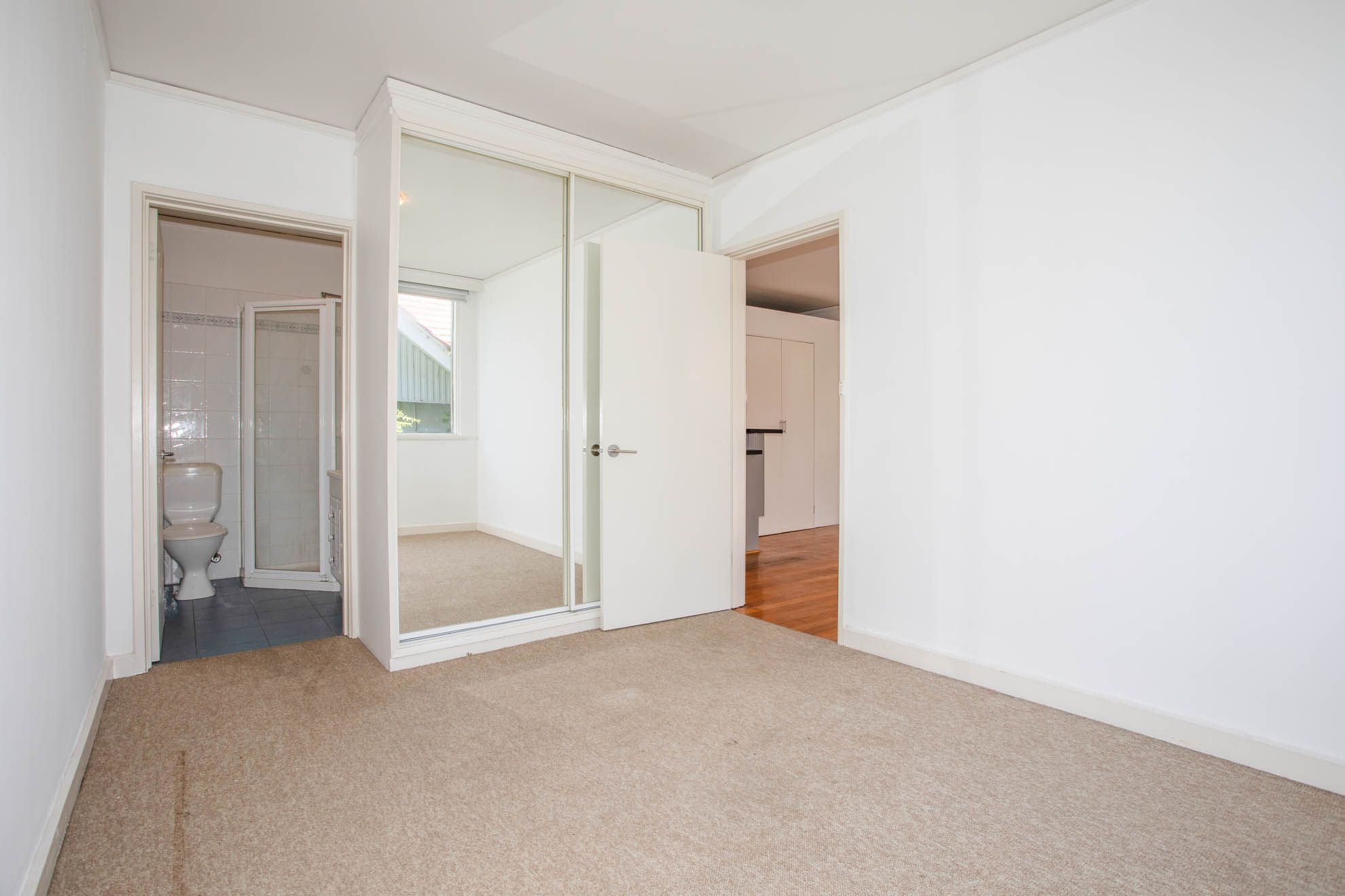 3/39 Myrnong Crescent — photo 5 of 6