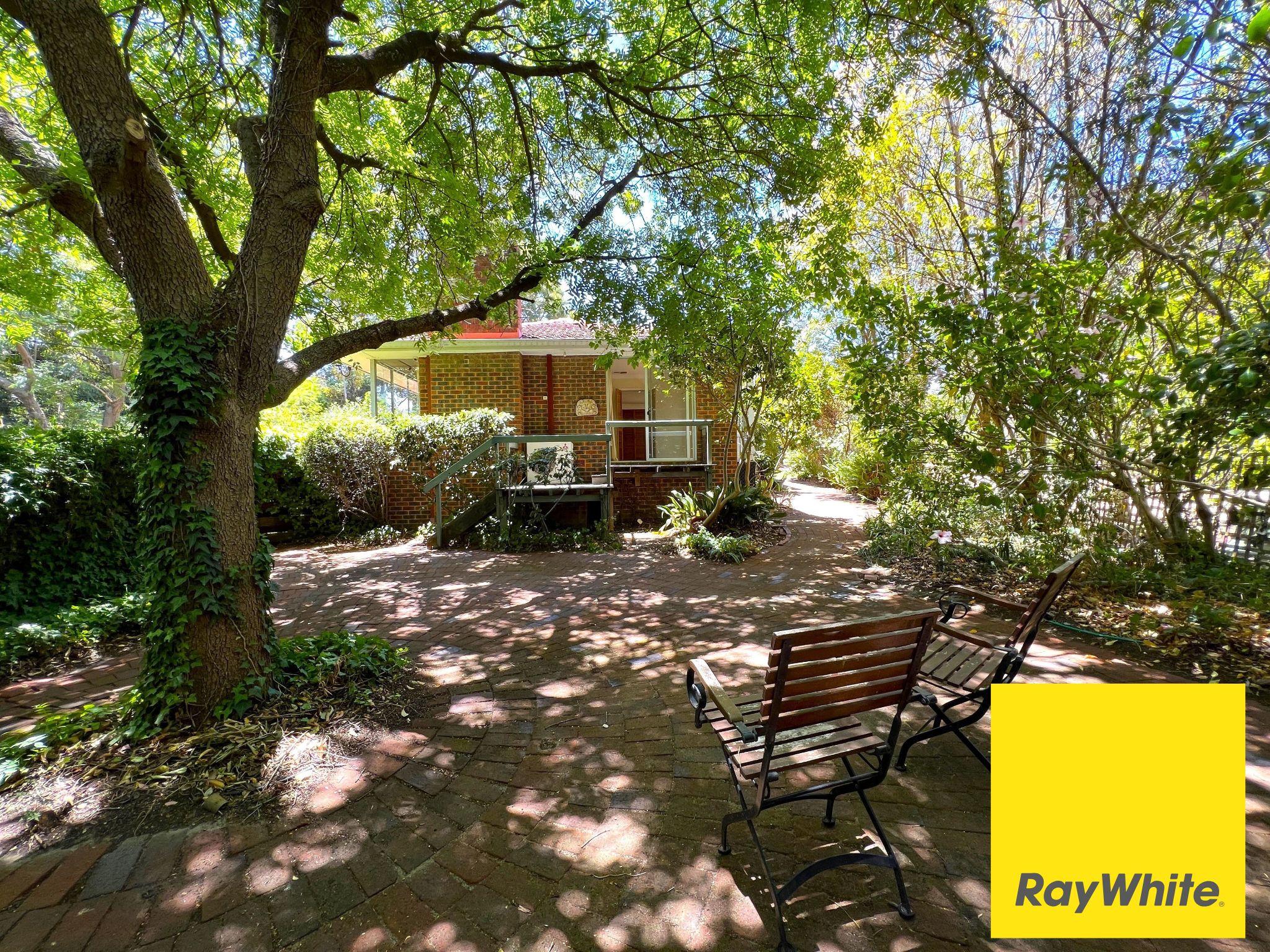 4 Manooka Way, Kalamunda, WA 6076