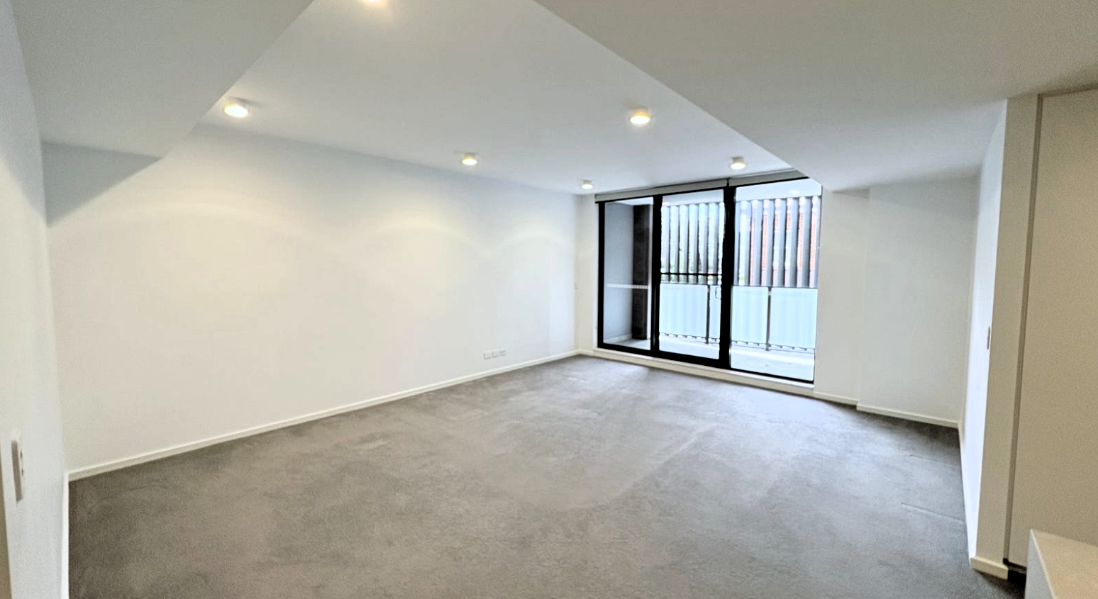 105/2a Turton Avenue — photo 3 of 8