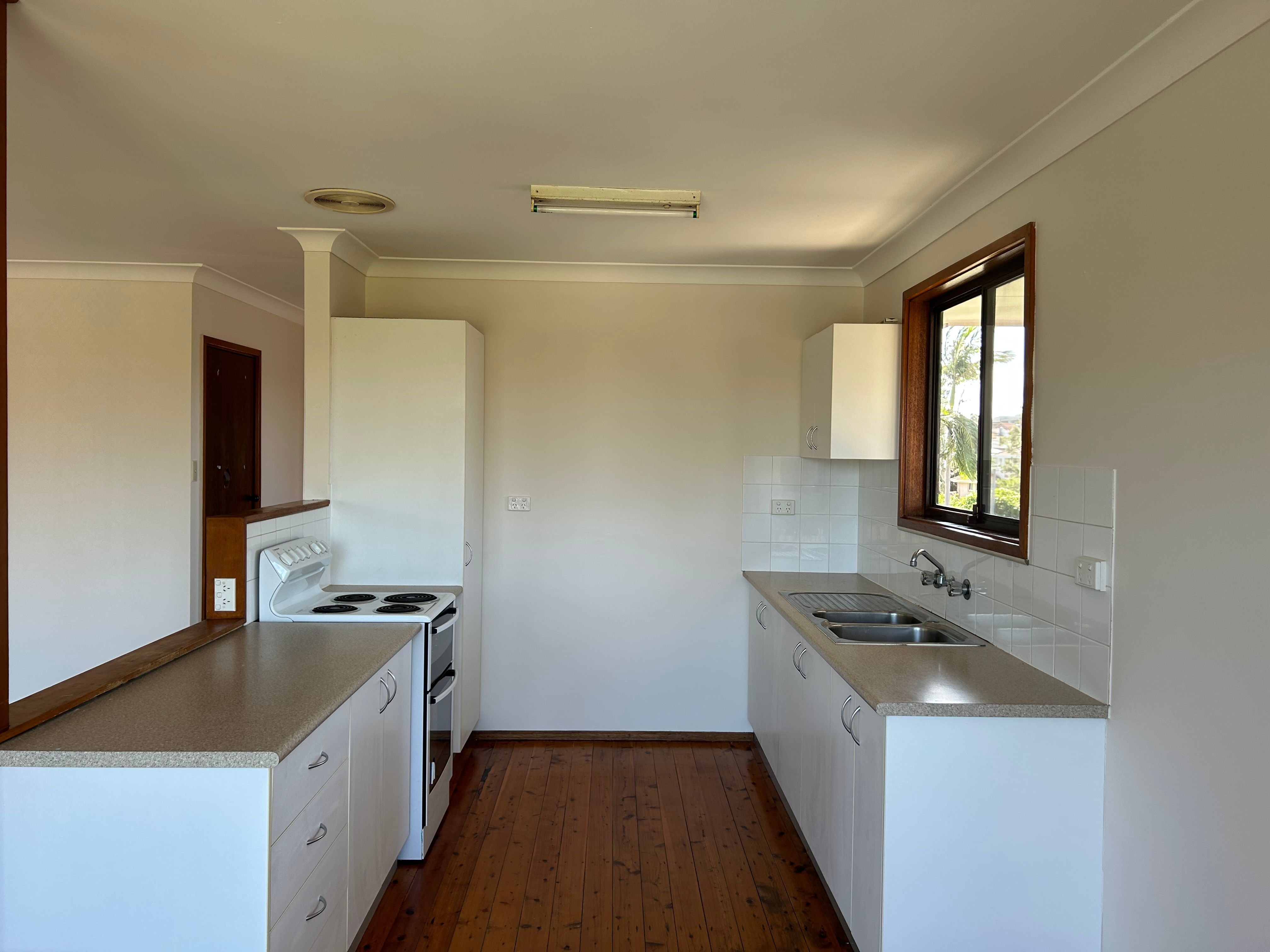 27 Boollwarroo Parade, Shellharbour, NSW 2529