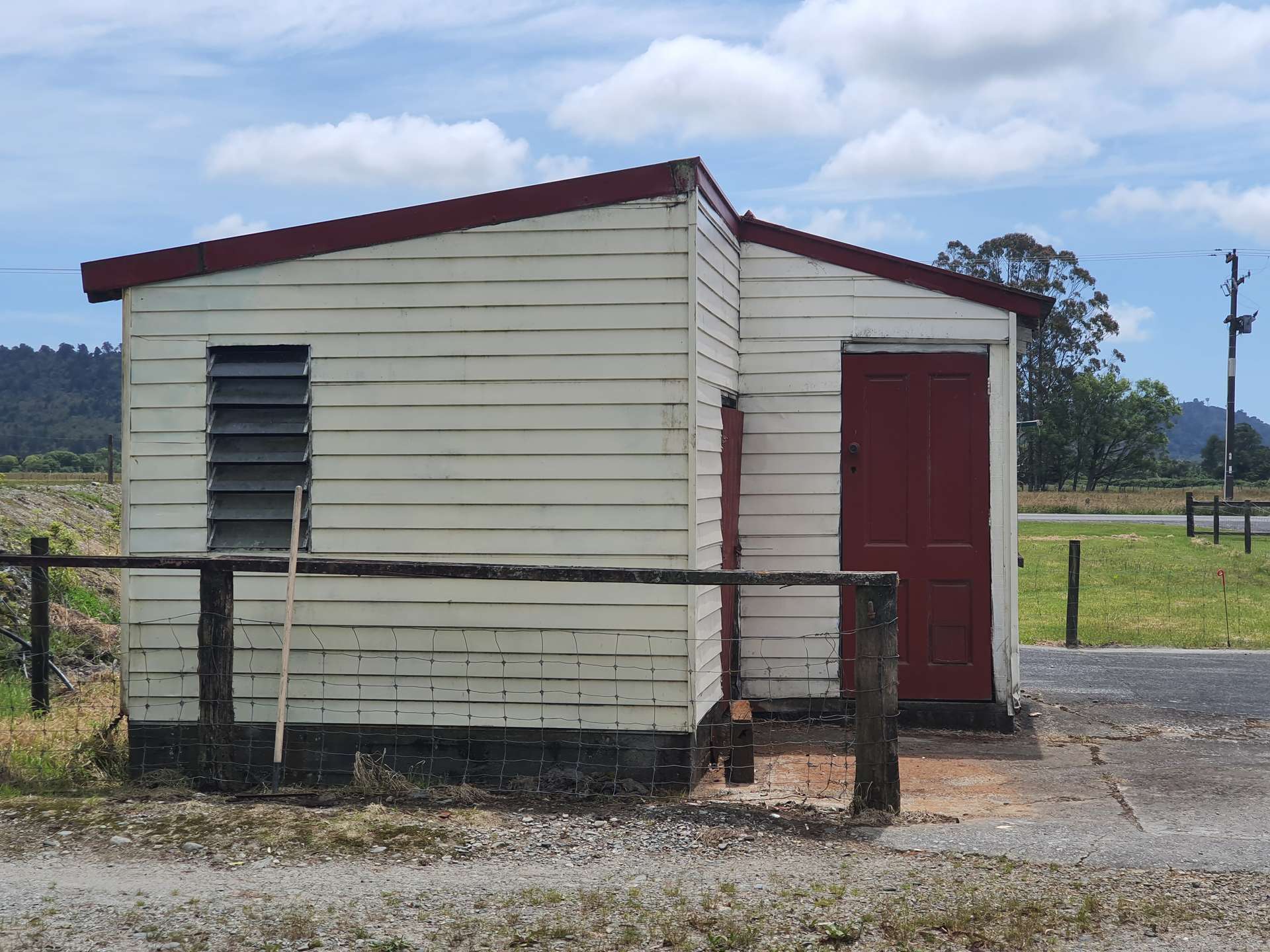 1067 Kaniere-Kowhitirangi Road photo 6