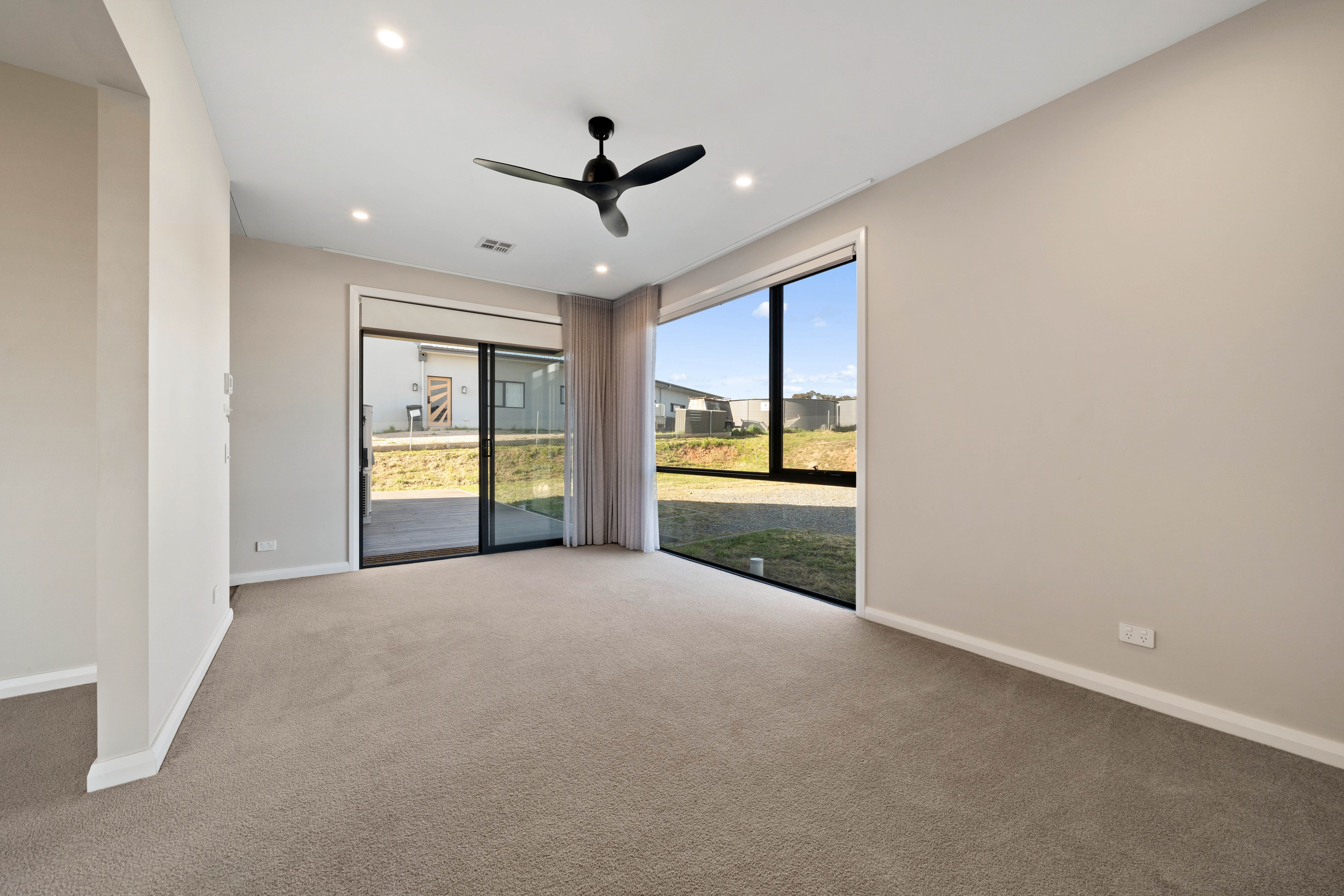 7 Lomandra Street — photo 16 of 30