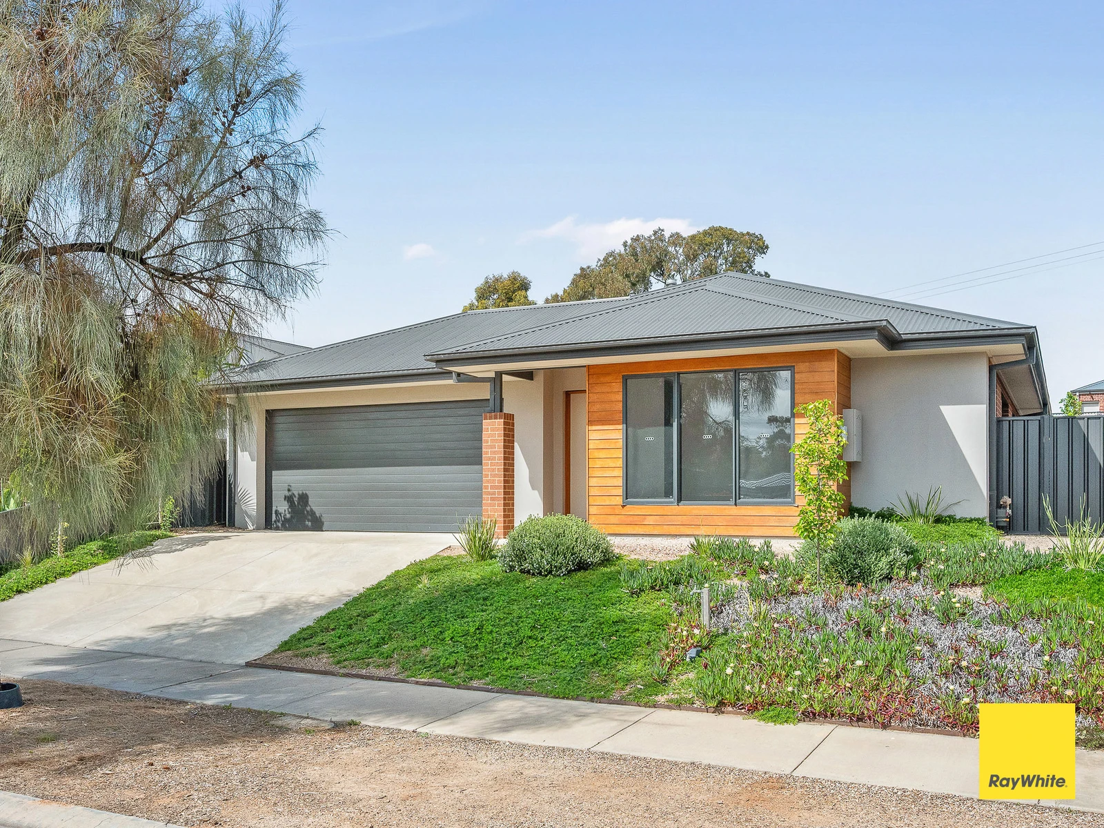 33 Ucres Way, Golden Square, VIC 3555