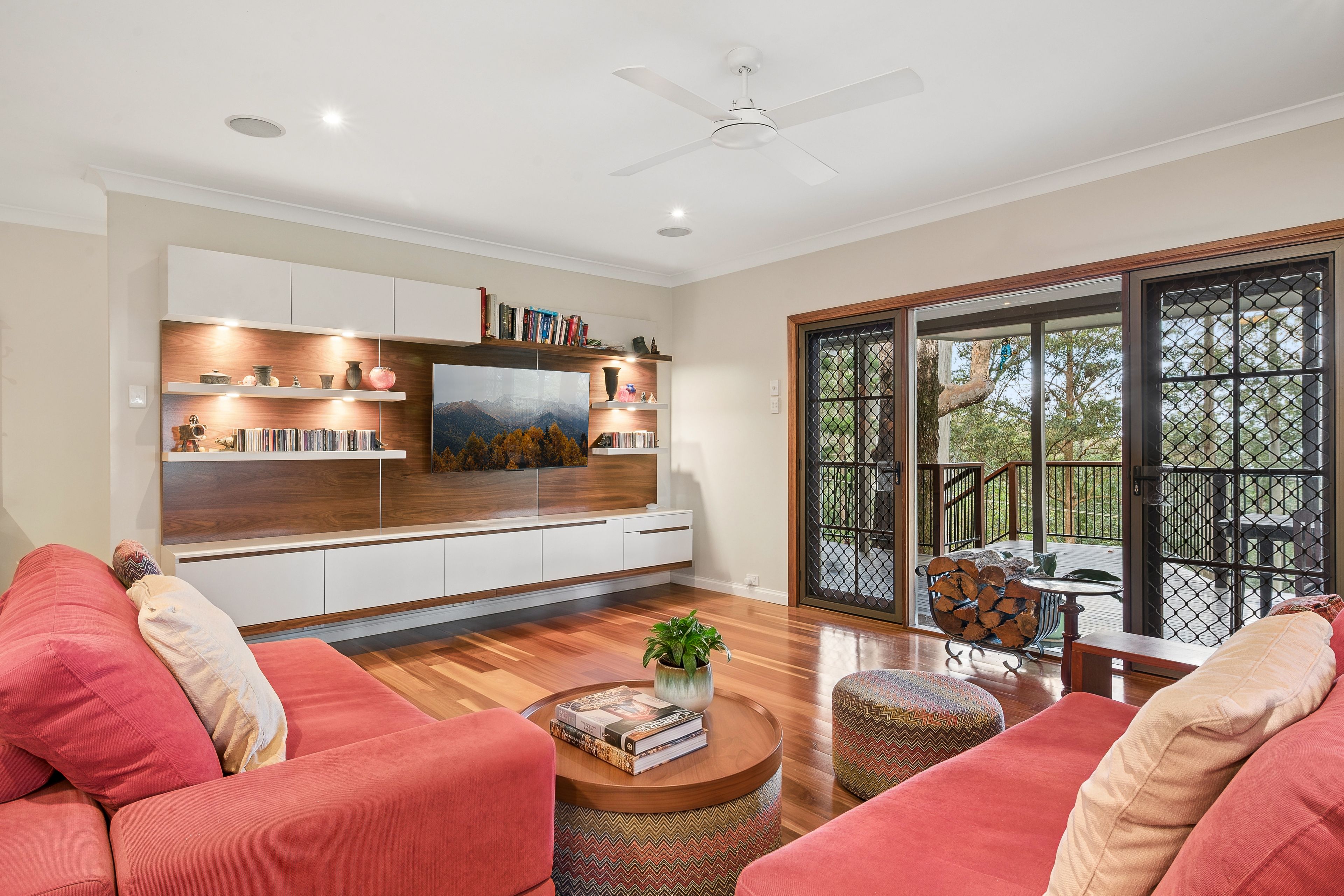 Leafy scenery in a stylishly renovated family retreat — photo 6 of 17
