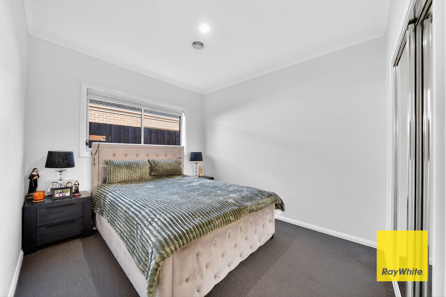 21 Guthrie Drive — photo 11 of 14
