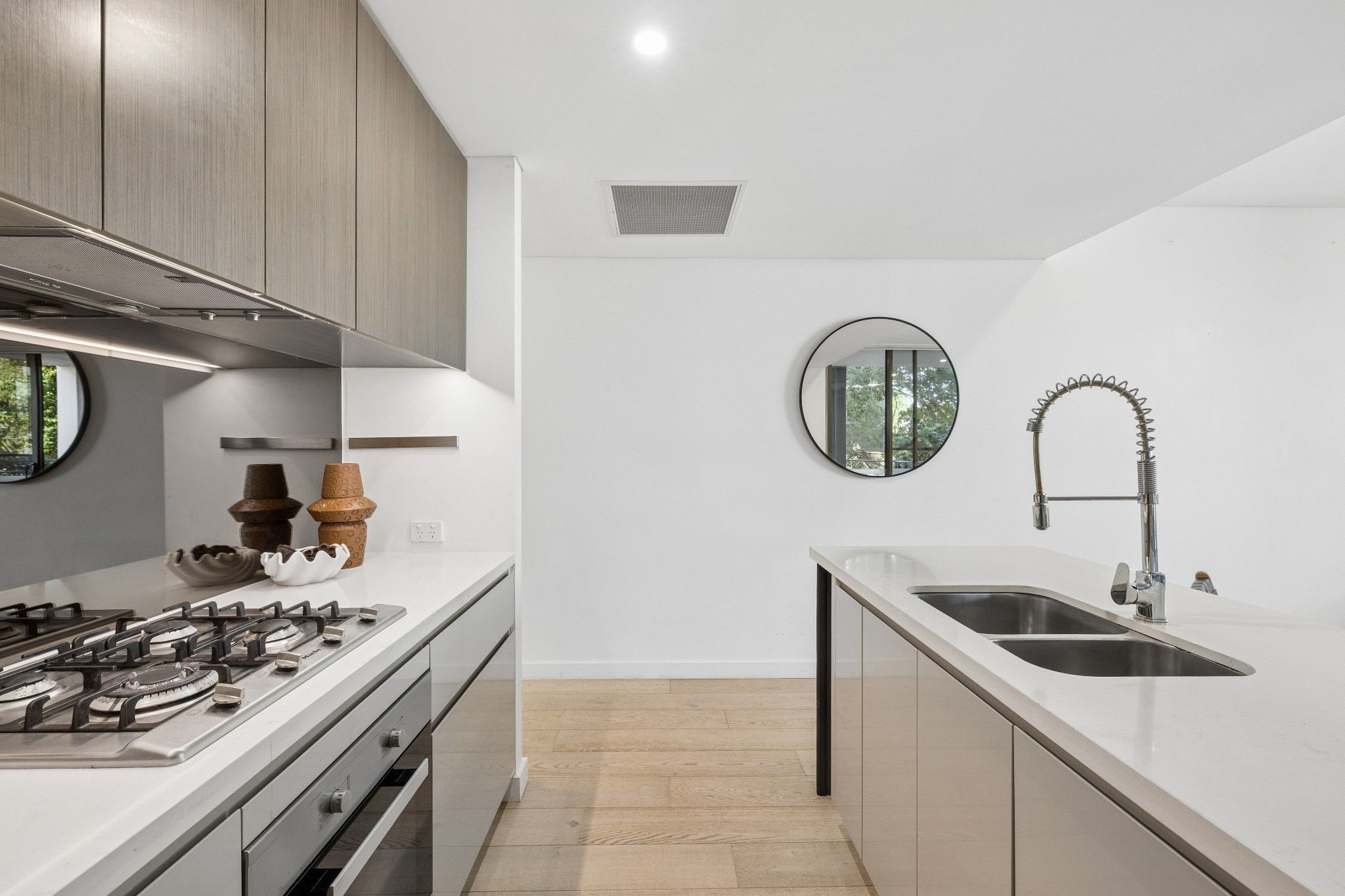 5/9 Victoria Street — photo 3 of 26