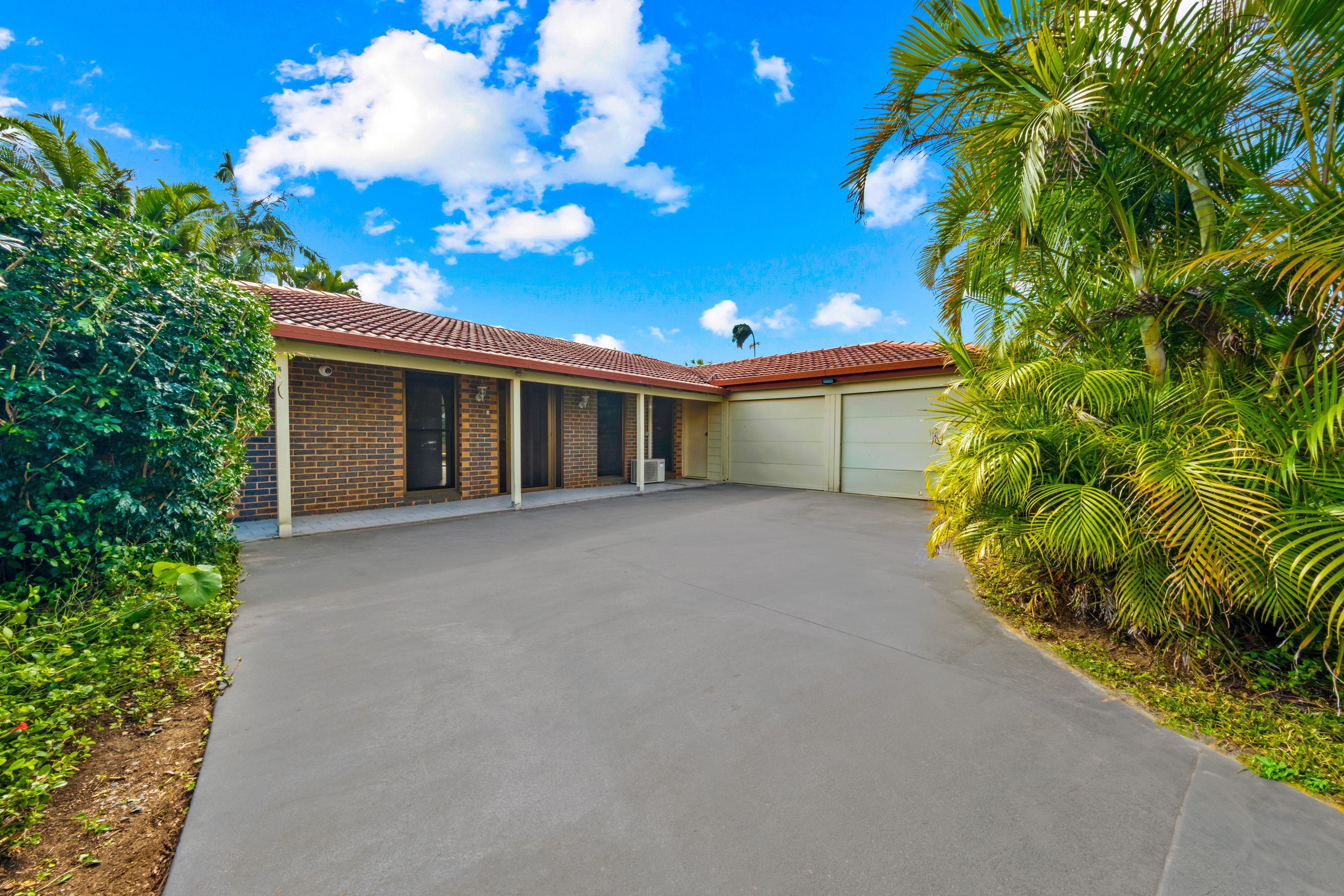 12 Wootton Crescent, Springwood, QLD 4127