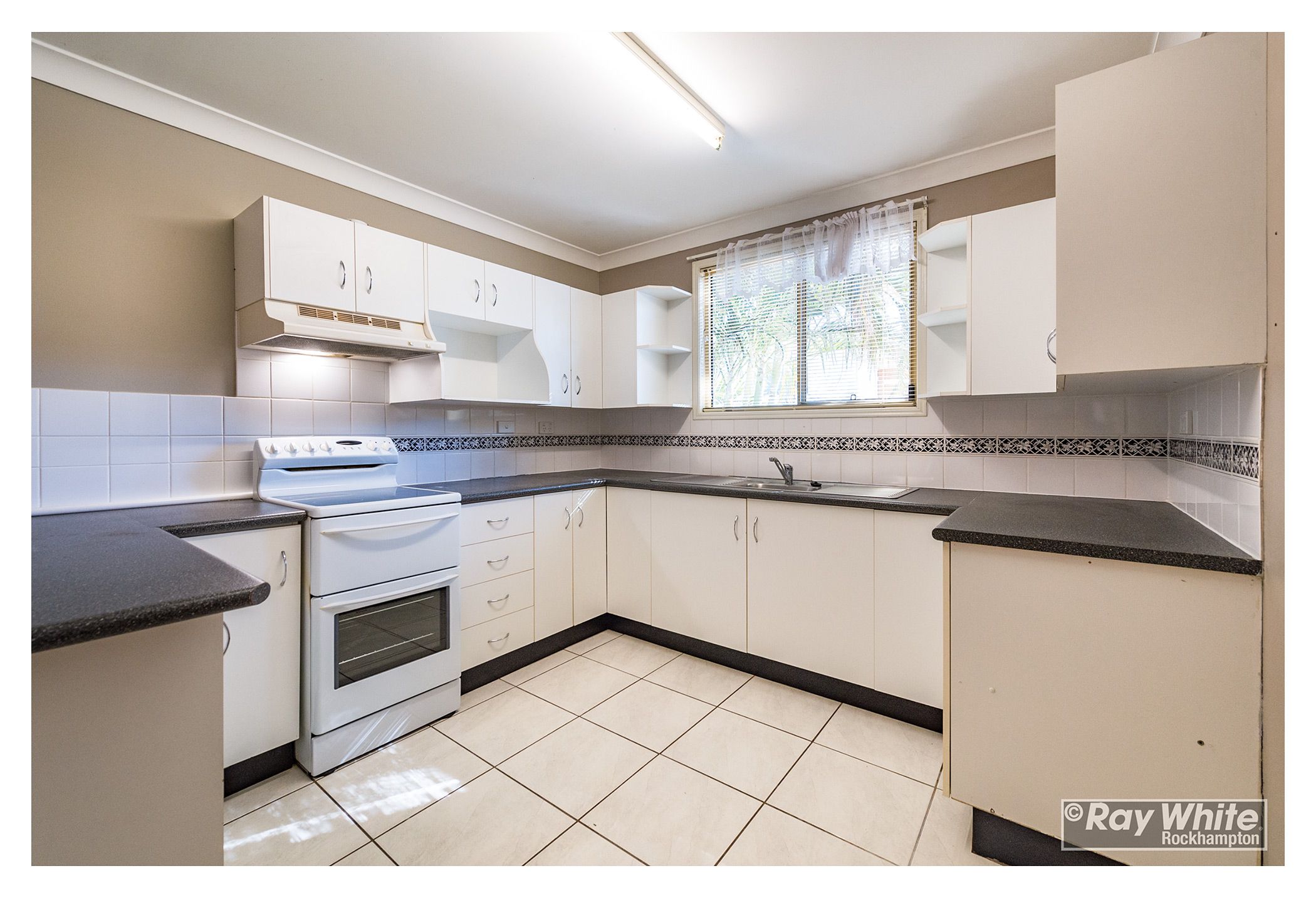 11 Schirmer Close, Gracemere, QLD 4702