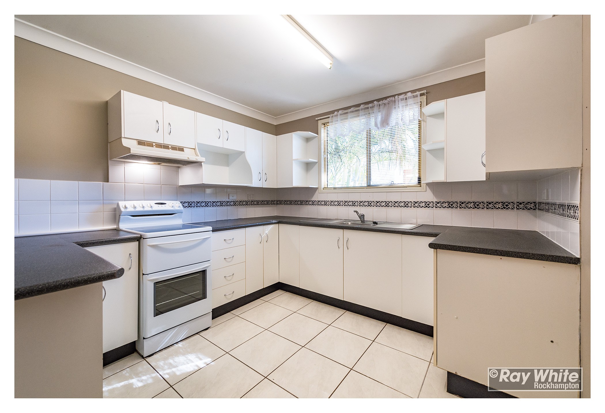11 Schirmer Close, Gracemere, QLD 4702