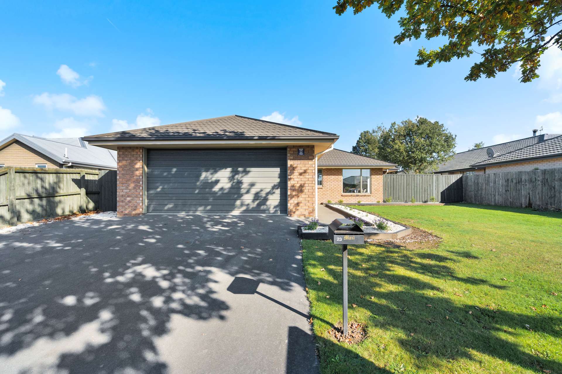 23 Overbury Crescent photo 20