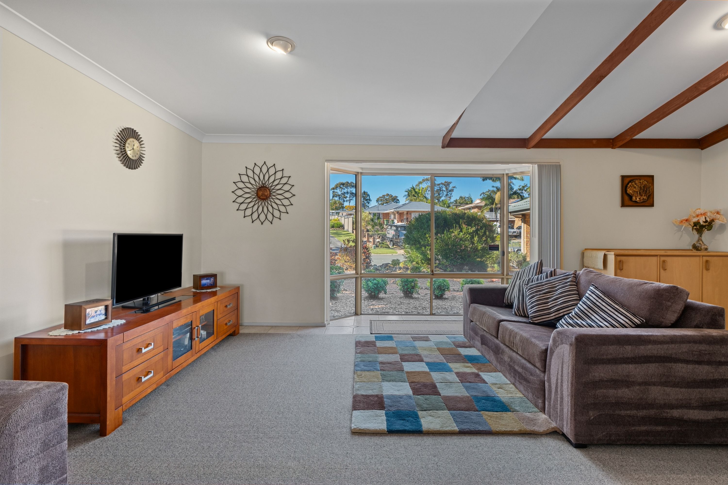 8 Newport Drive — photo 5 of 25