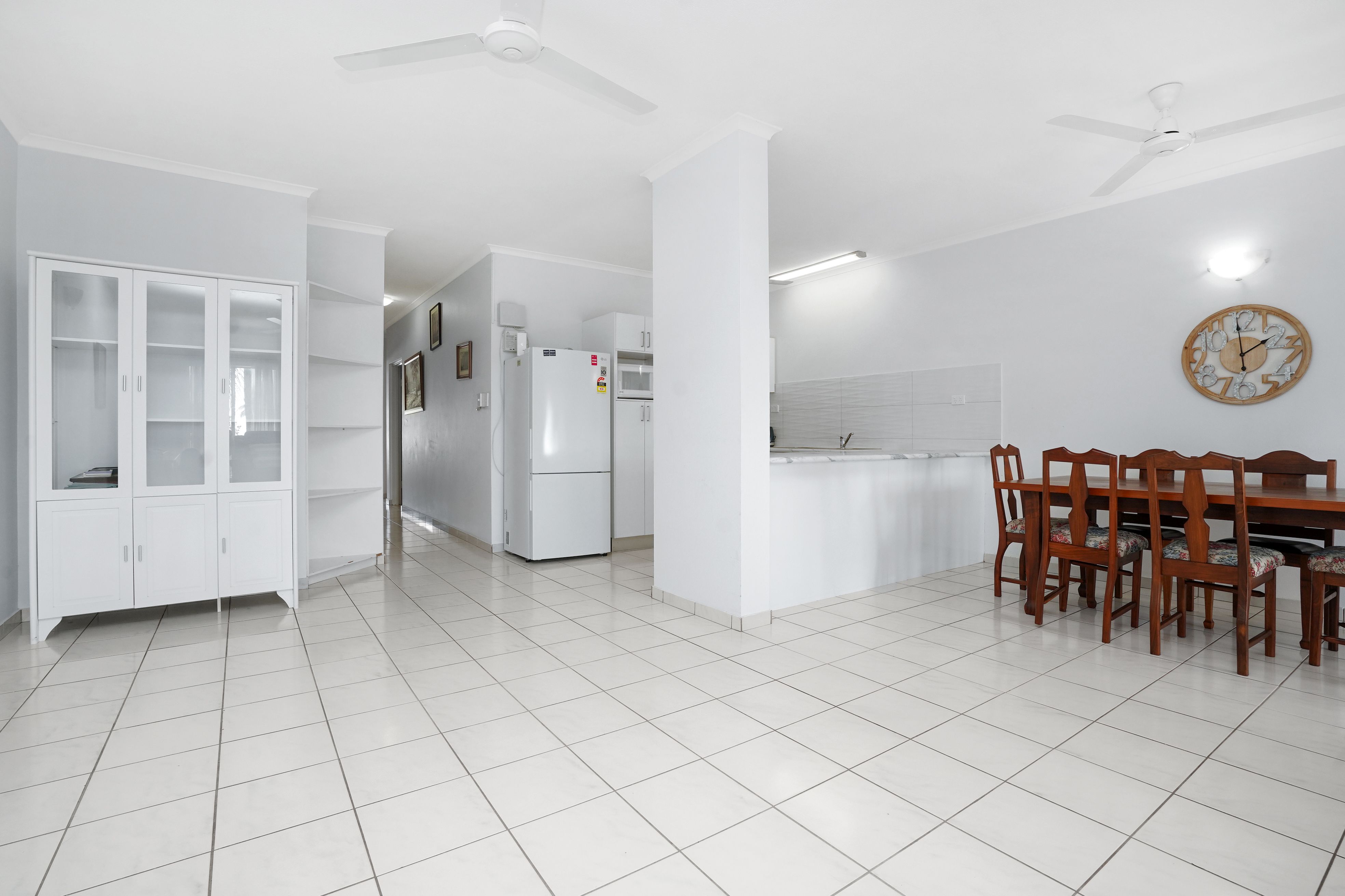 11/260 Casuarina Drive — photo 4 of 18