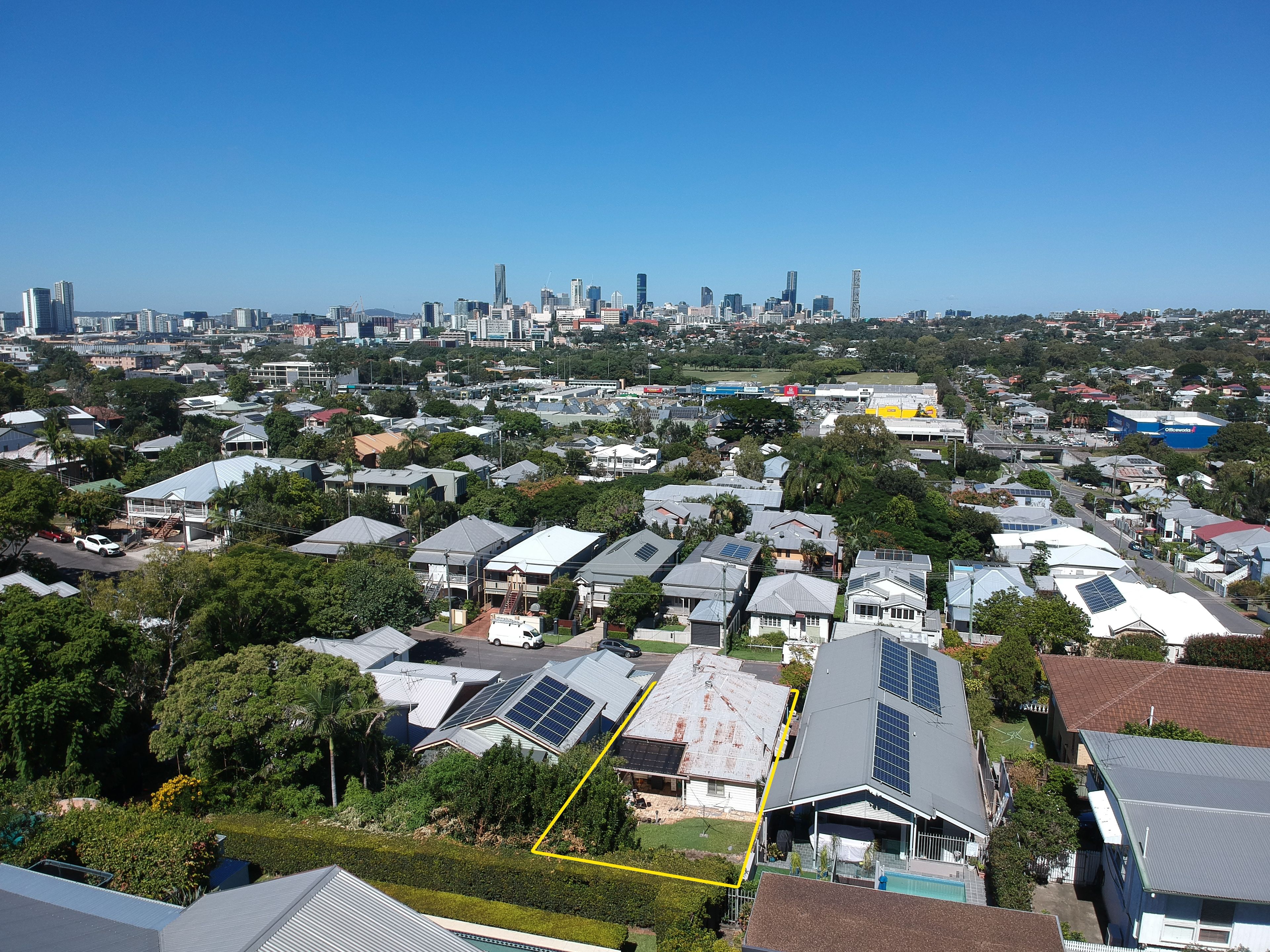 10 Sixth Avenue, Windsor QLD 4030