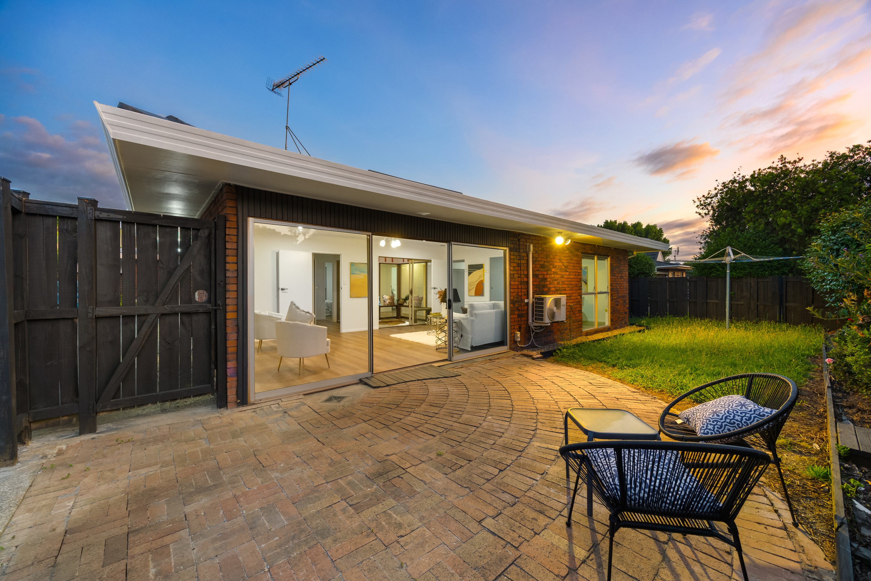 1/12 Imogene Way, Half Moon Bay, Manukau City