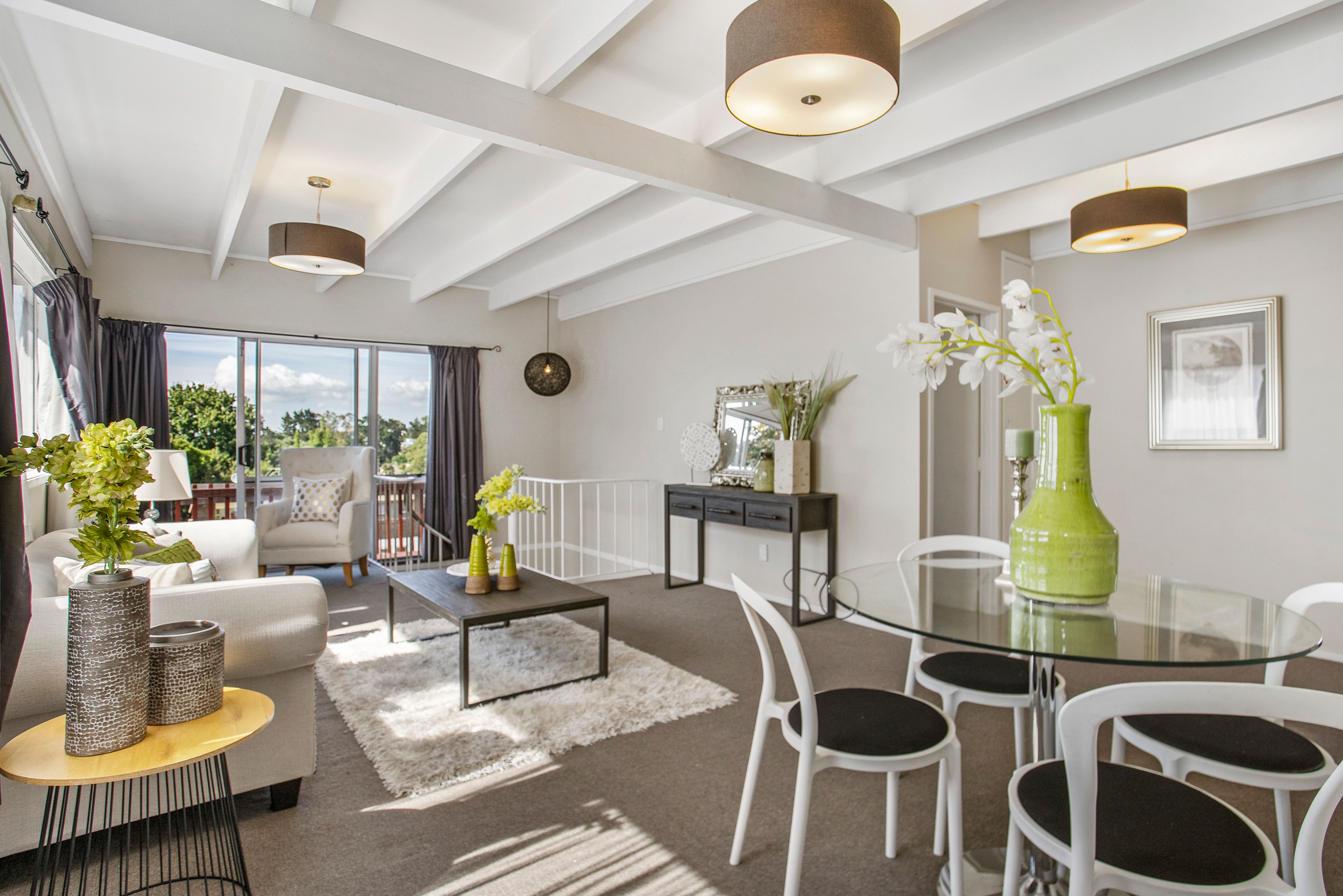 2/18 Girrahween Drive, Totara Vale, North Shore City