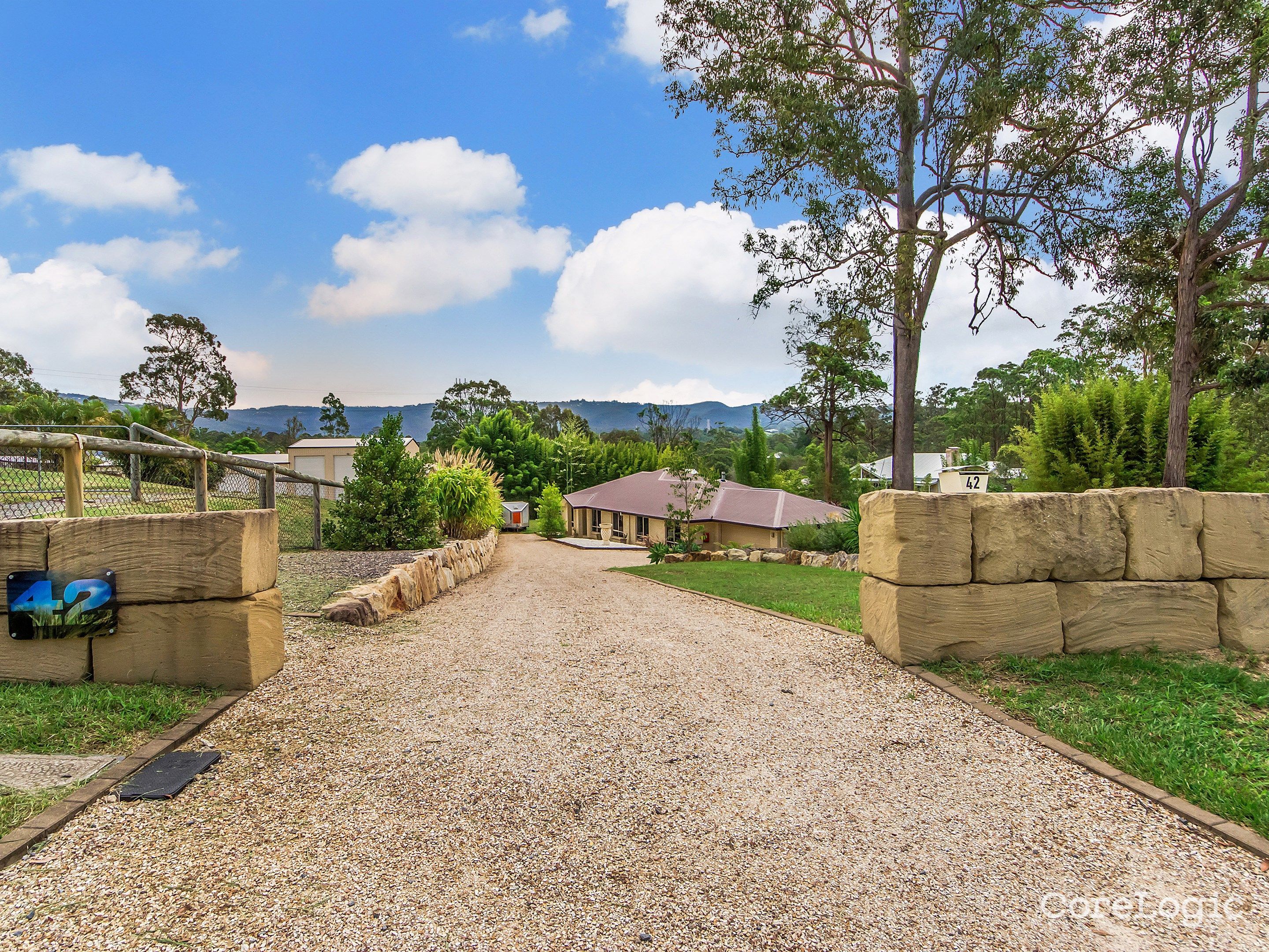 42 Ginger Rogers Road, Maudsland QLD 4210