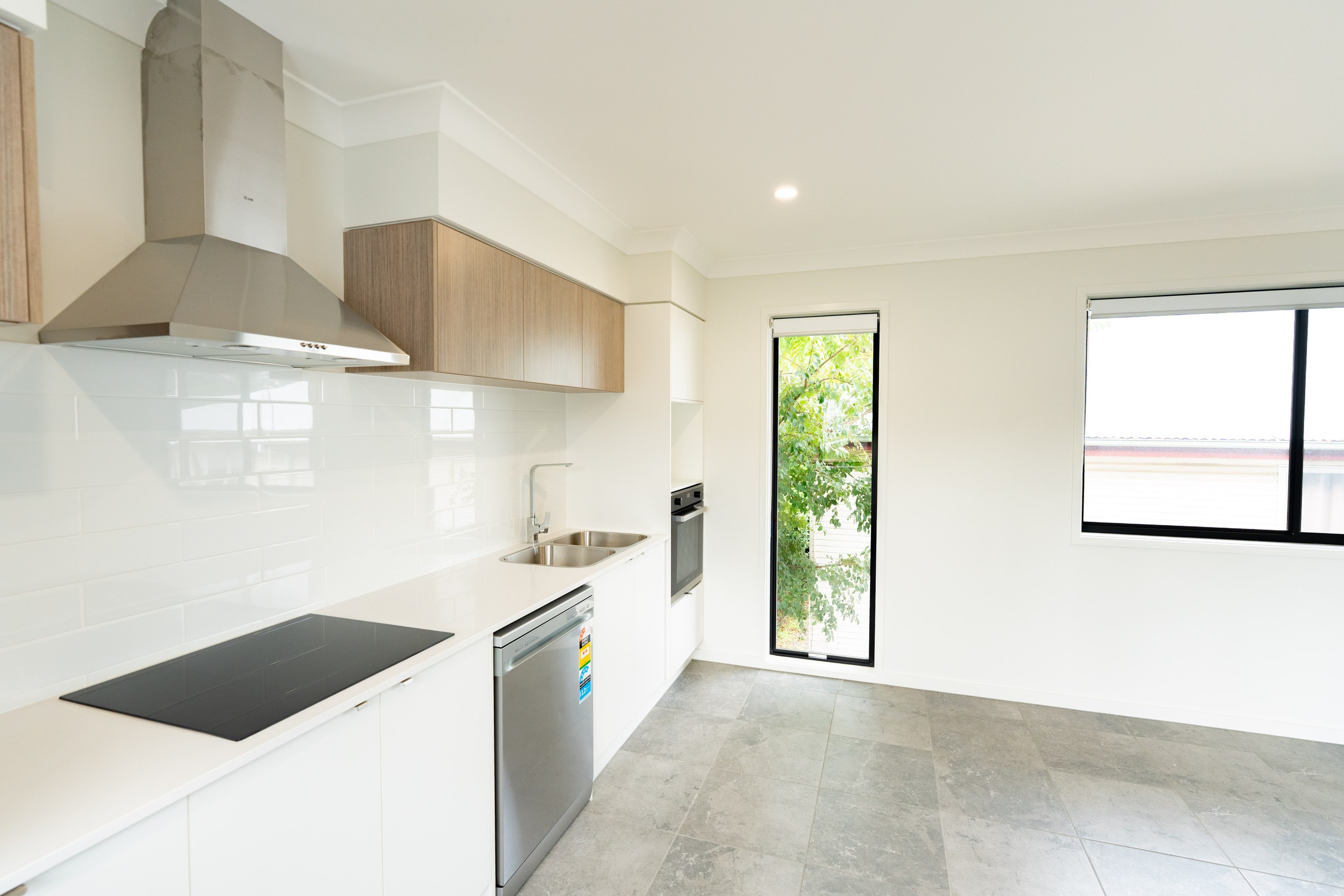 2a Captain Street, Holland Park West, QLD 4121