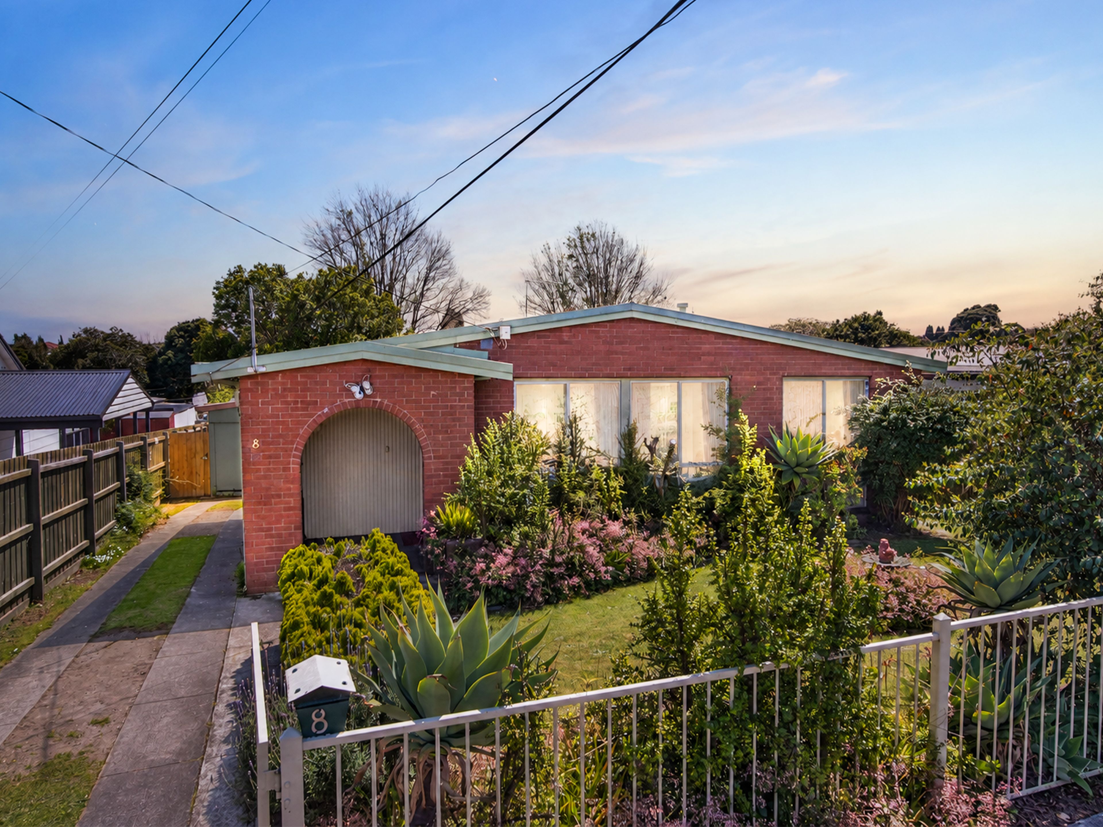 8 Regency Street — photo from Ray White Noble Park | Springvale